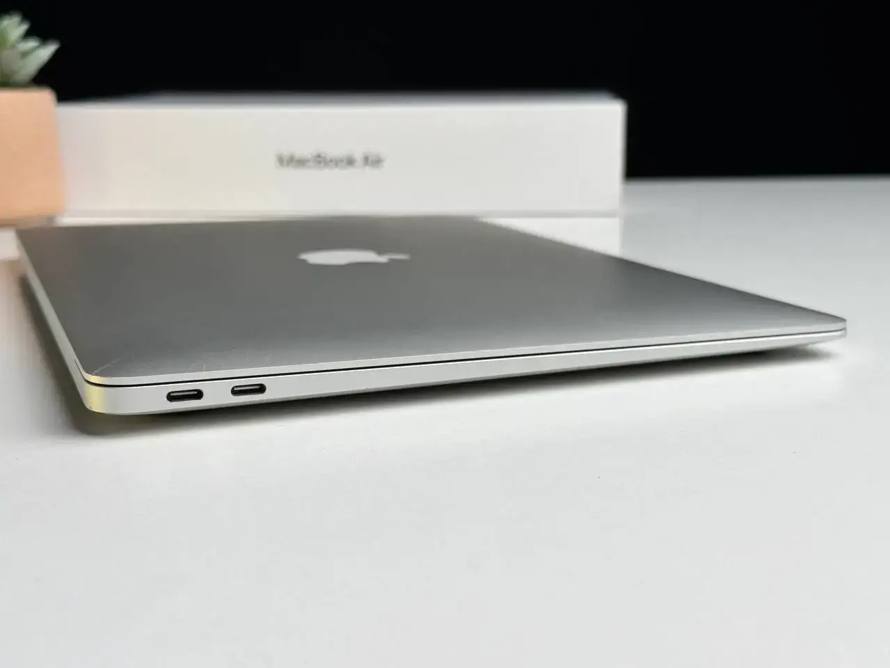 ВЖИВАНИЙ MacBook Air 13" Silver 2020 (MGN93) - Стан: задовільний | Комплект: повний | Гарантія: 3 міс.
