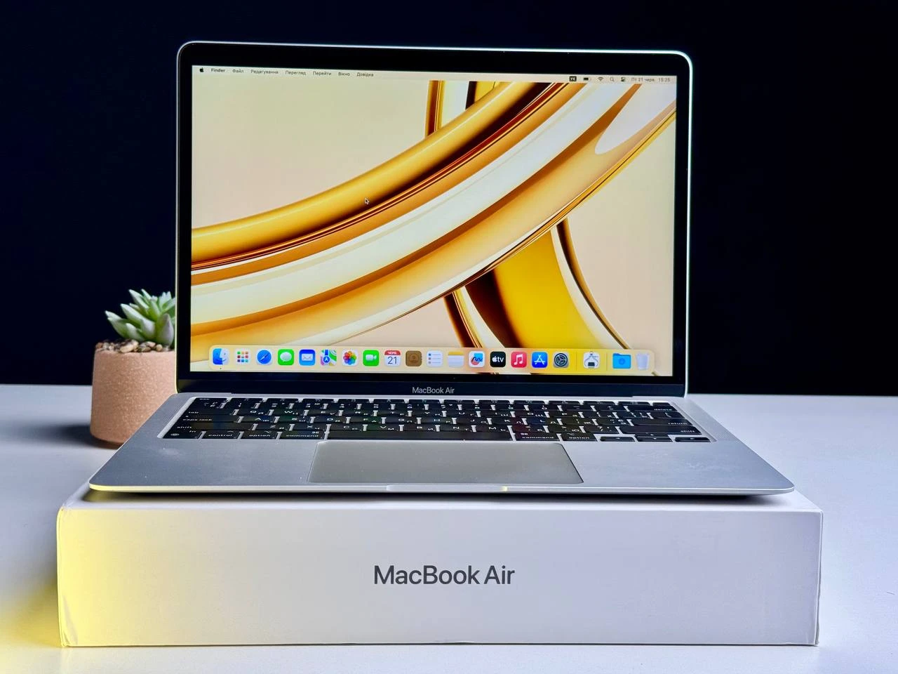 ВЖИВАНИЙ MacBook Air 13" Silver 2020 (MGN93) - Стан: задовільний | Комплект: повний | Гарантія: 3 міс.