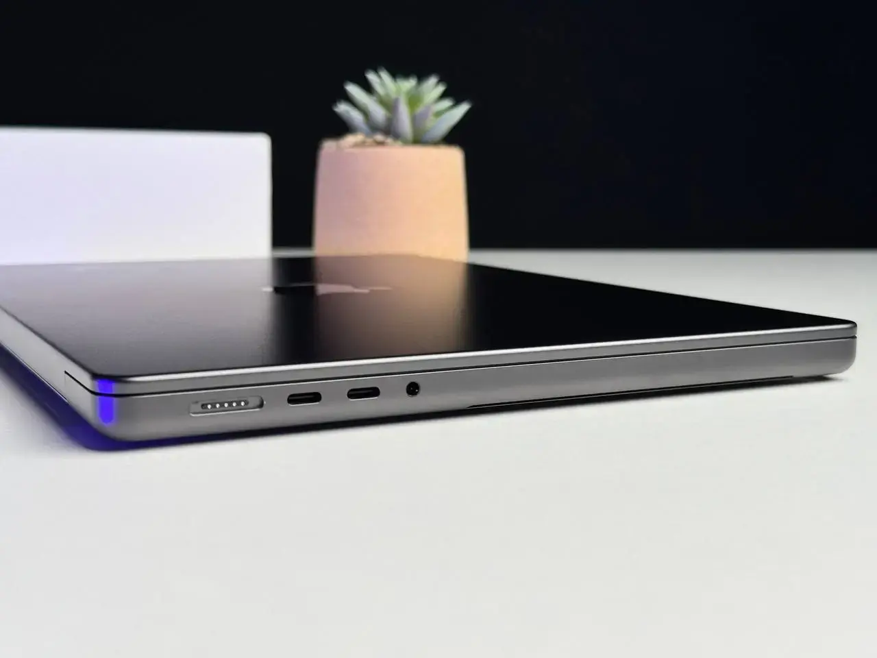 ВЖИВАНИЙ MacBook Pro 14" M3 Pro/36GB/512GB Space Black 2023 (Z1AU0029J) - Стан: гарний | Комплект: повний | Гарантія: 3 міс.