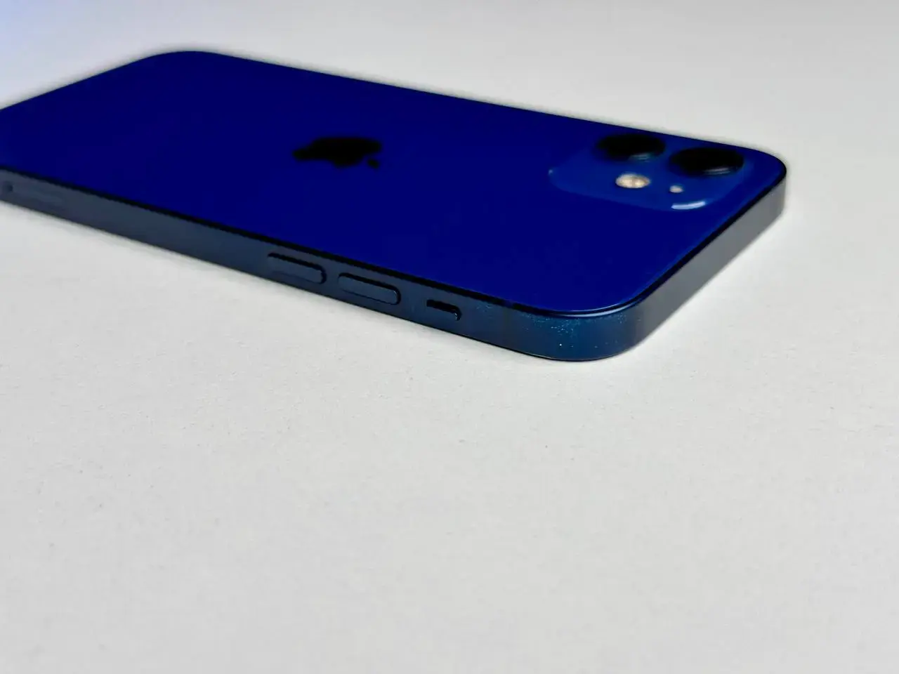 Б/У Apple iPhone 12 64GB Blue (MGH93, MGJ83) - Состояние: хороший | Аккумулятор: 87% | Комплект: без комплекта | Гарантія: 1 мес.