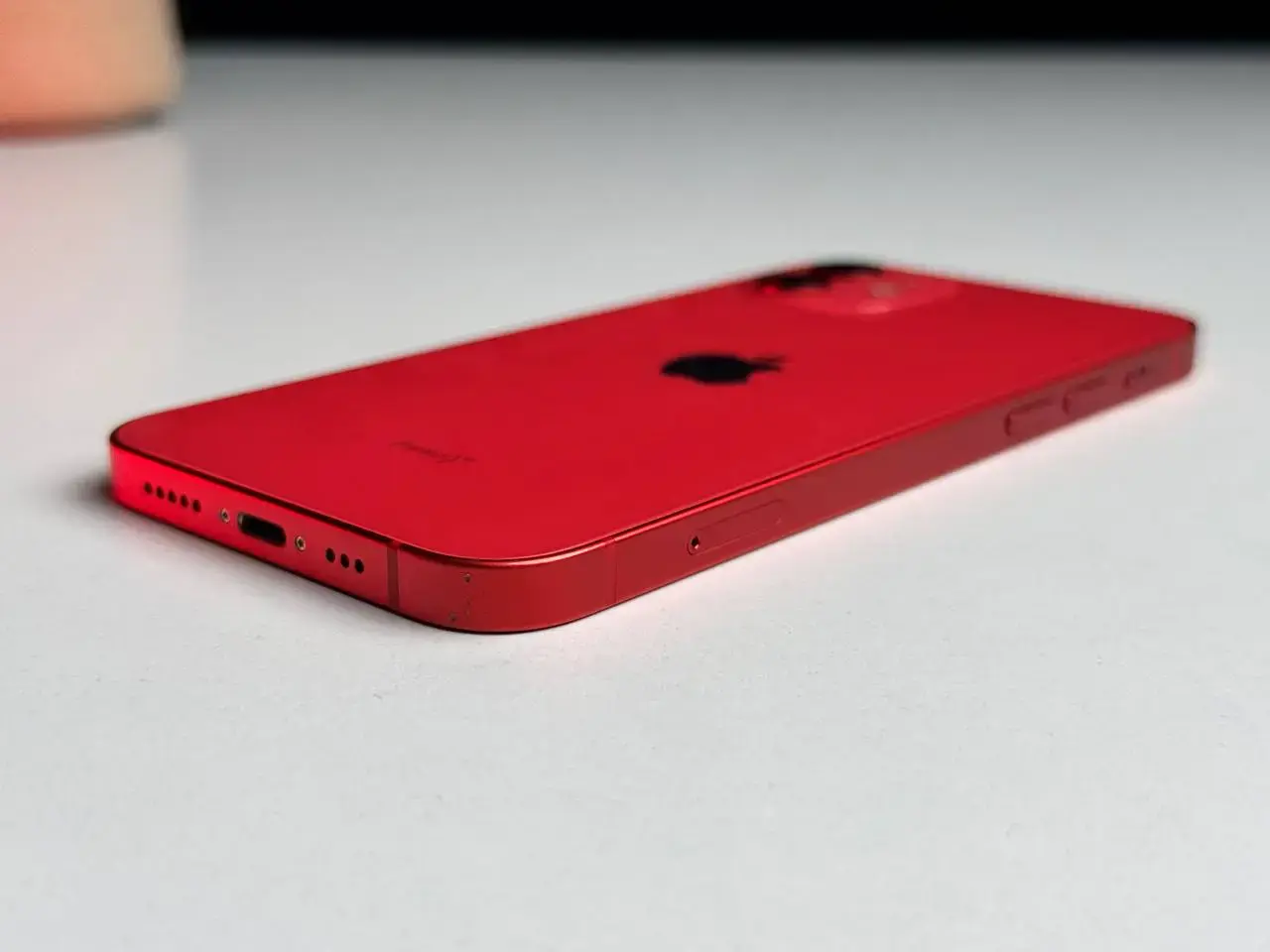 Б/У Apple iPhone 12 64GB (PRODUCT)RED (MGH83, MGJ73) - Состояние: хороший | Аккумулятор: 100% | Комплект: без комплекта | Гарантія: 1 мес.