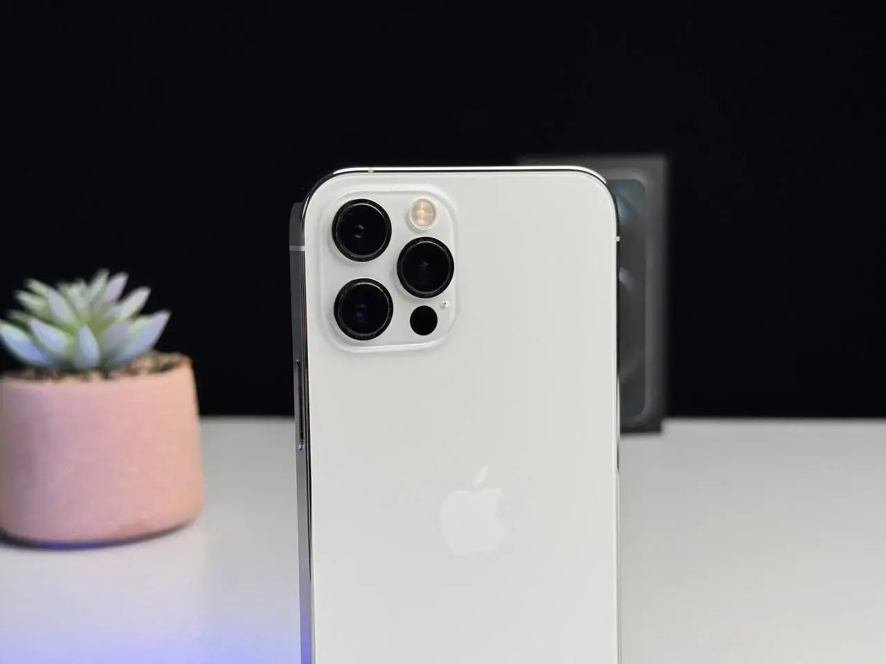 ВЖИВАНИЙ Apple iPhone 12 Pro 256GB Silver (MGLU3, MGMQ3) - Стан: гарний | Акумулятор: 100% | Комплект: повний | Гарантія: 1 міс.