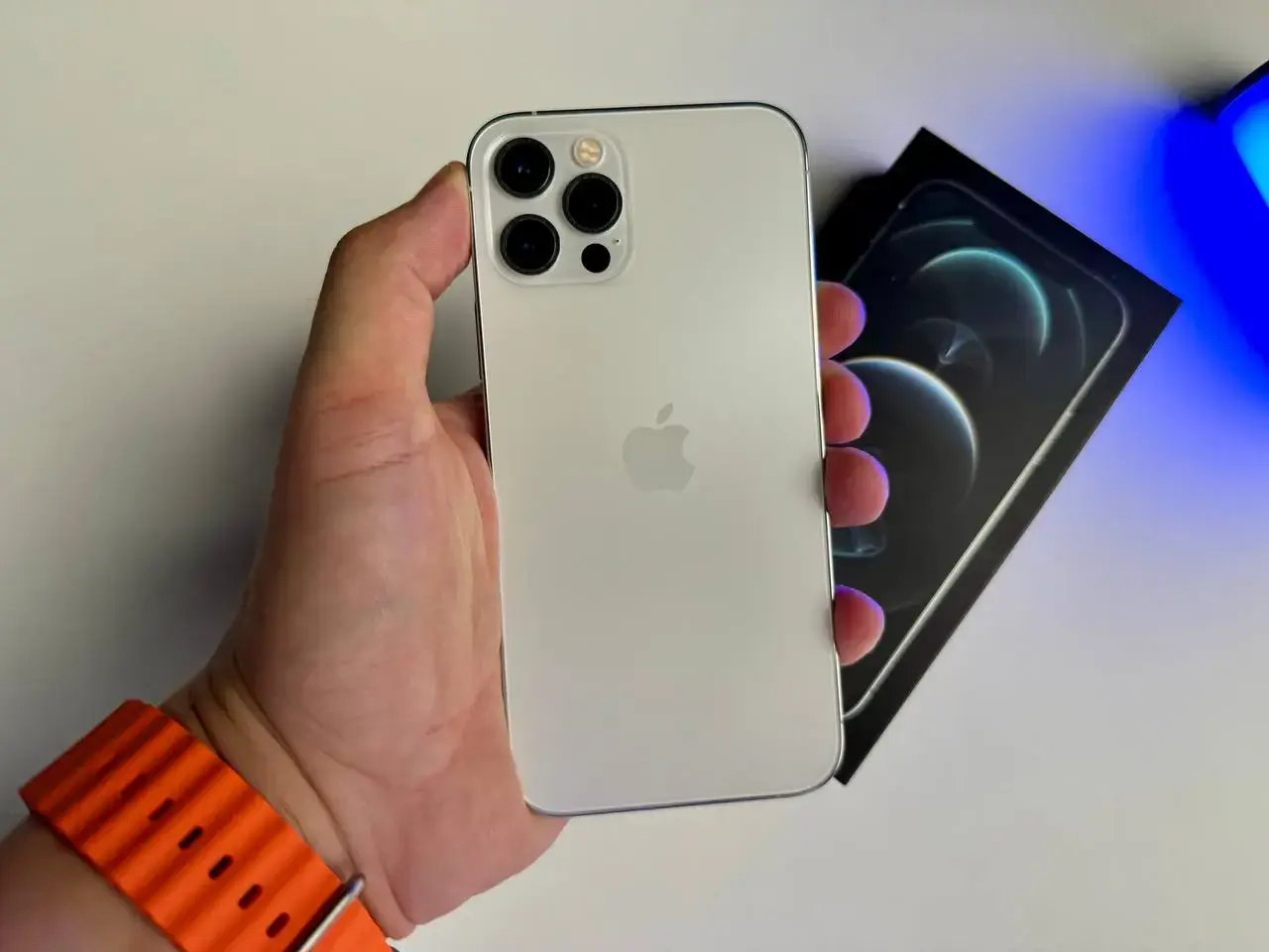 ВЖИВАНИЙ Apple iPhone 12 Pro 256GB Silver (MGLU3, MGMQ3) - Стан: гарний | Акумулятор: 100% | Комплект: повний | Гарантія: 1 міс.