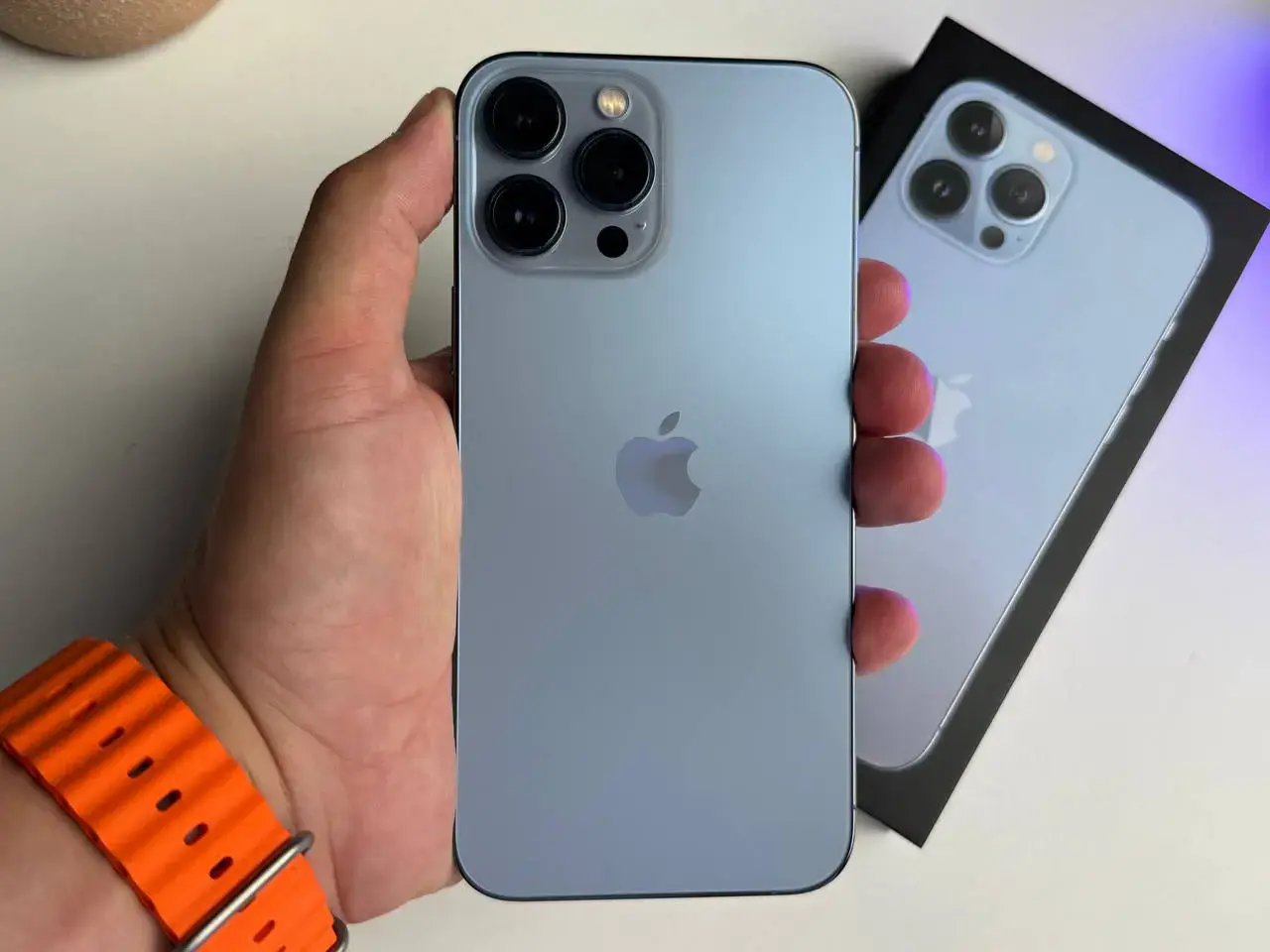 ВЖИВАНИЙ Apple iPhone 13 Pro Max 256GB Sierra Blue (MLKV3, MLLE3) - Стан: гарний | Акумулятор: 100% | Комплект: коробка | Гарантія: 1 міс.