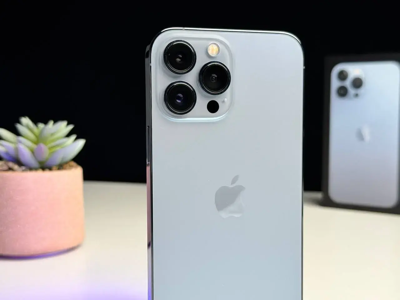 ВЖИВАНИЙ Apple iPhone 13 Pro Max 256GB Sierra Blue (MLKV3, MLLE3) - Стан: гарний | Акумулятор: 100% | Комплект: коробка | Гарантія: 1 міс.