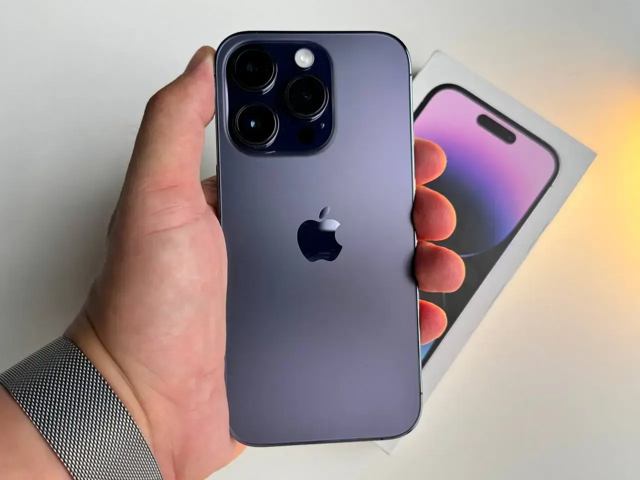 ВЖИВАНИЙ Apple iPhone 14 Pro 128GB Deep Purple (MQ0G3) - Стан: ідеальний | Акумулятор: 90% | Комплект: повний | Гарантія: 1 міс.