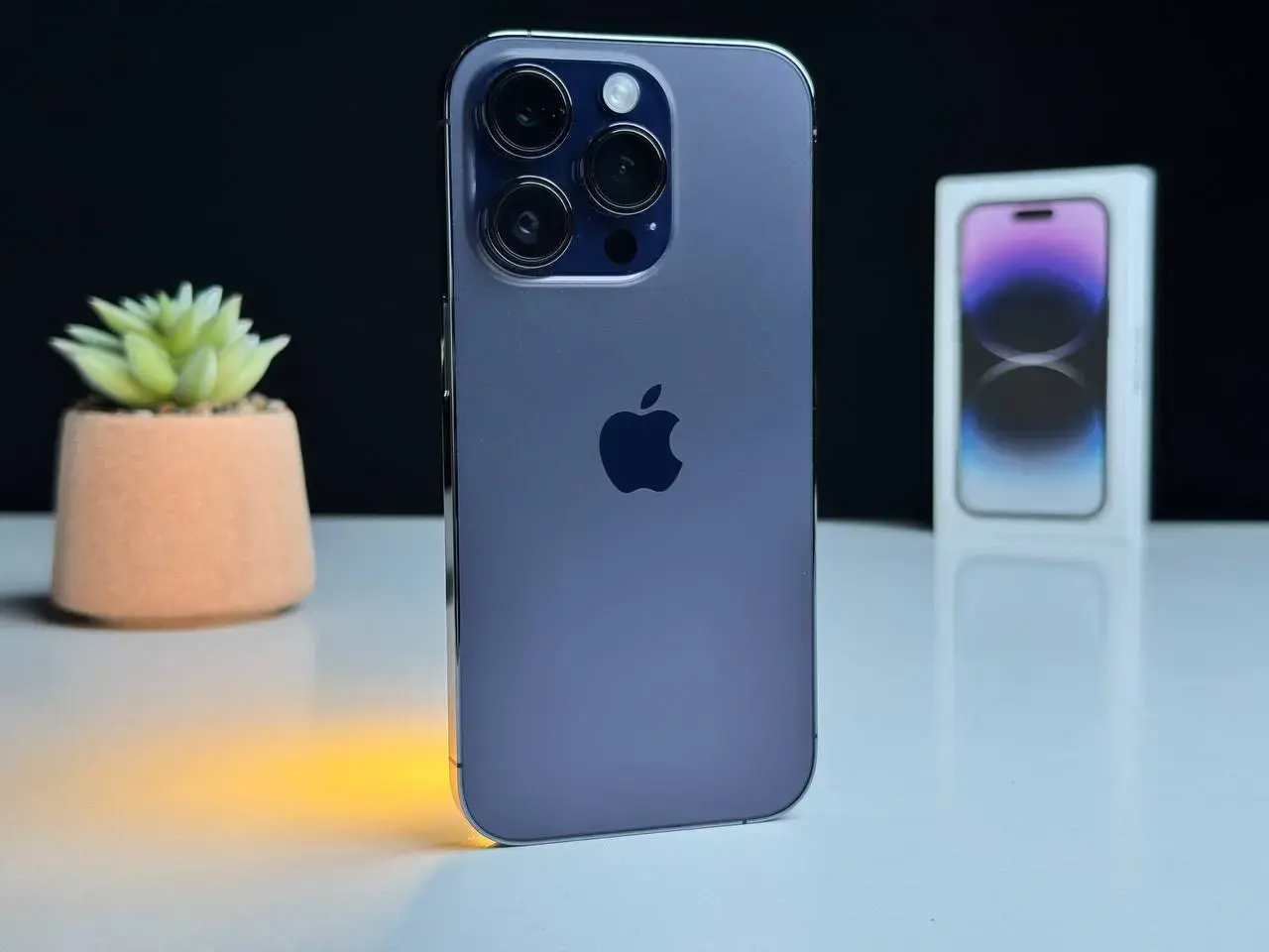 ВЖИВАНИЙ Apple iPhone 14 Pro 128GB Deep Purple (MQ0G3) - Стан: ідеальний | Акумулятор: 90% | Комплект: повний | Гарантія: 1 міс.