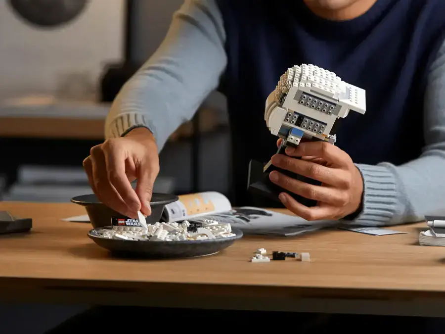 Блоковий конструктор LEGO Star Wars Шолом піхотинця-розвідника (75305)