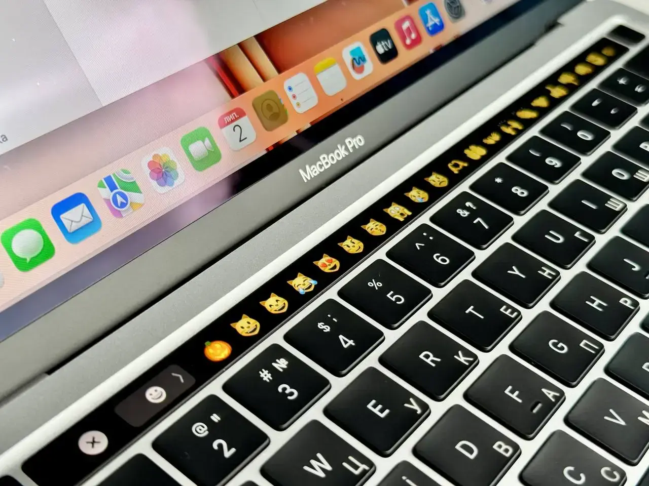 ВЖИВАНИЙ MacBook Pro 13" Silver (MYDA2) 2020 - Стан: гарний | Комплект: повний | Гарантія: 1 міс.