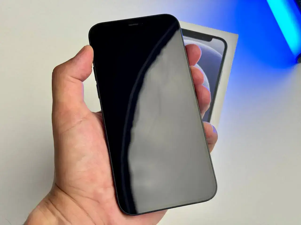 ВЖИВАНИЙ Apple iPhone 12 256GB Black (MGHH3, MGJG3) - Стан: гарний | Акумулятор: 100% | Комплект: повний | Гарантія: 1 міс.