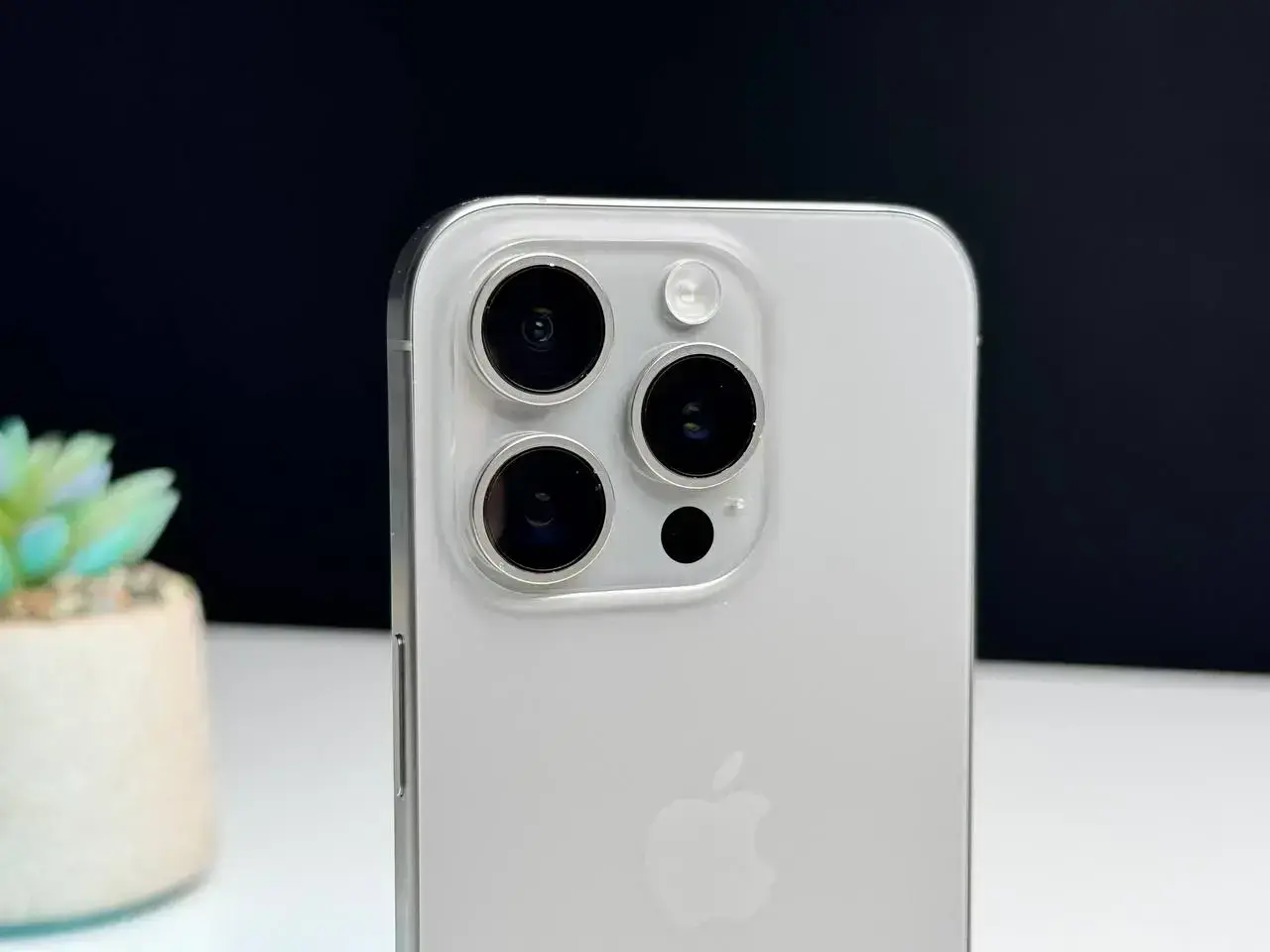 ВЖИВАНИЙ Apple iPhone 15 Pro 1TB Natural Titanium (MTVF3) - Стан: гарний | Акумулятор: 90% | Комплект: без комплекту | Гарантія: 1 міс.