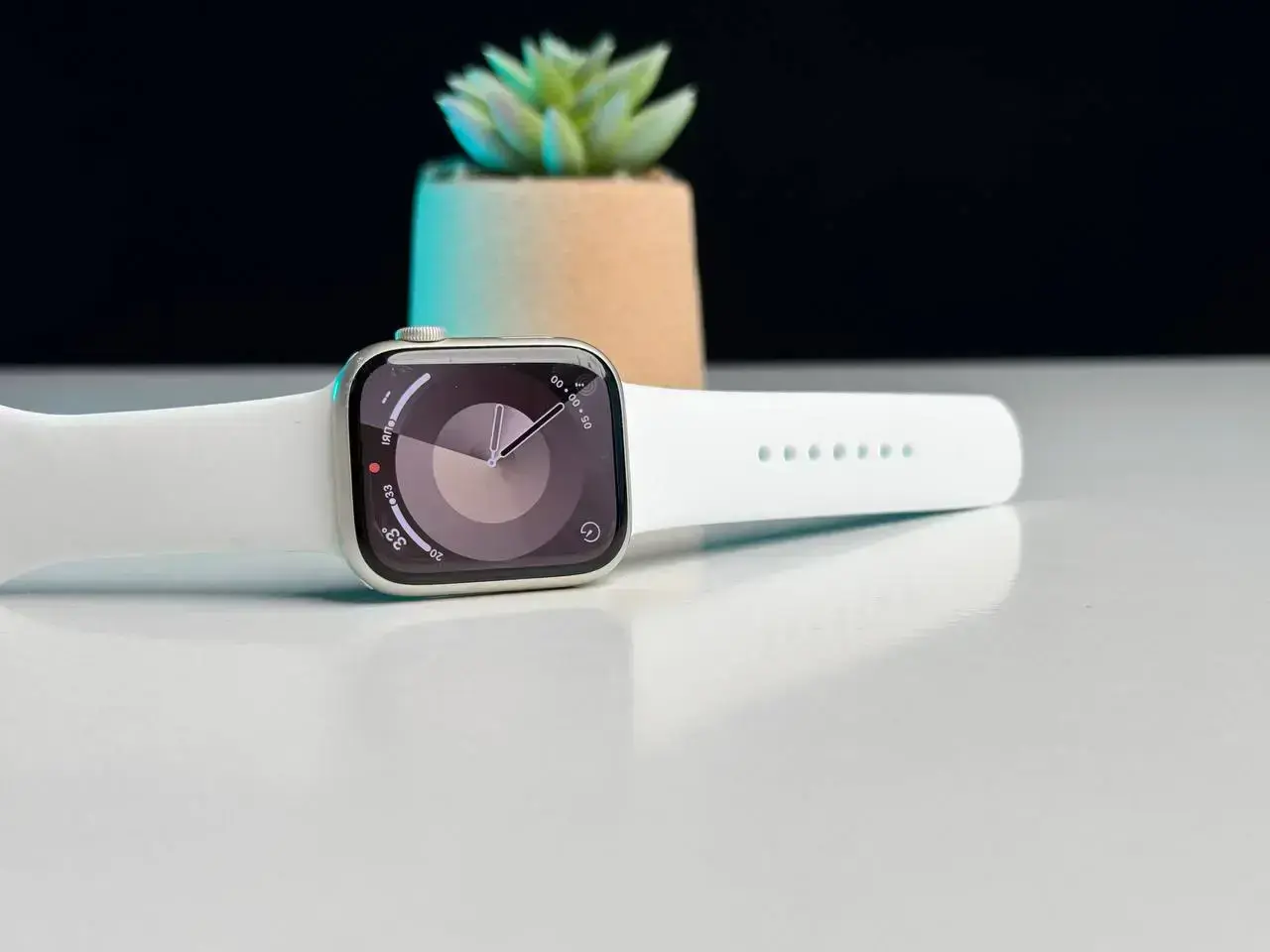 Б/У Apple Watch Series 7 GPS 45mm Starlight Aluminum Case with Starlight Sport Band (MKN63) - Состояние: удовлетворительный | Аккумулятор: 82% | Комплект: без комплекта | Гарантія: 1 мес.