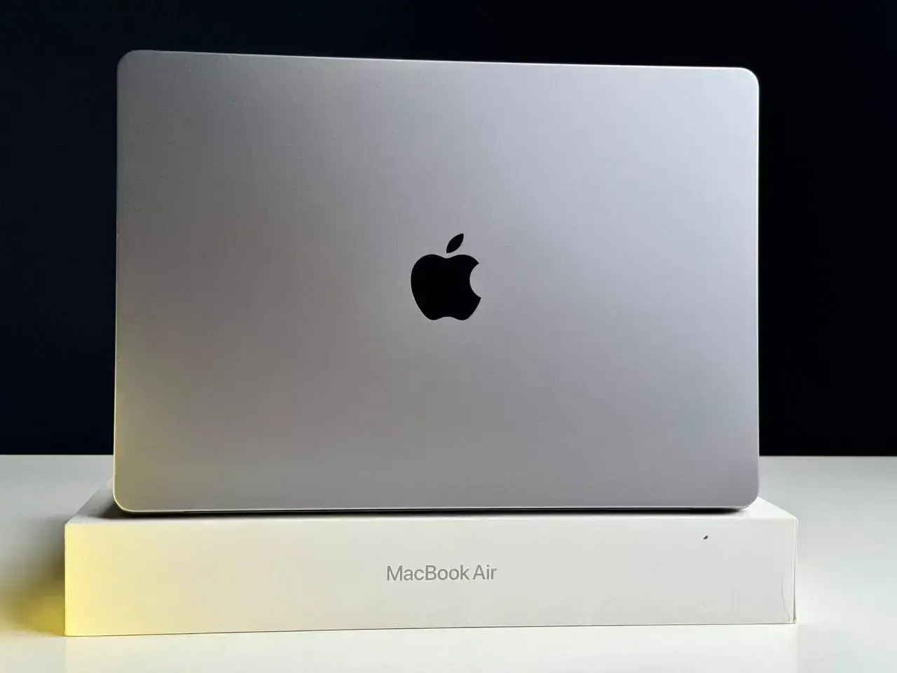 ВЖИВАНИЙ MacBook Air 15" M2/8GB/256GB Space Gray 2023 (MQKP3) - Стан: ідеальний | Акумулятор: 100% | Комплект: повний | Гарантія: 1 міс.