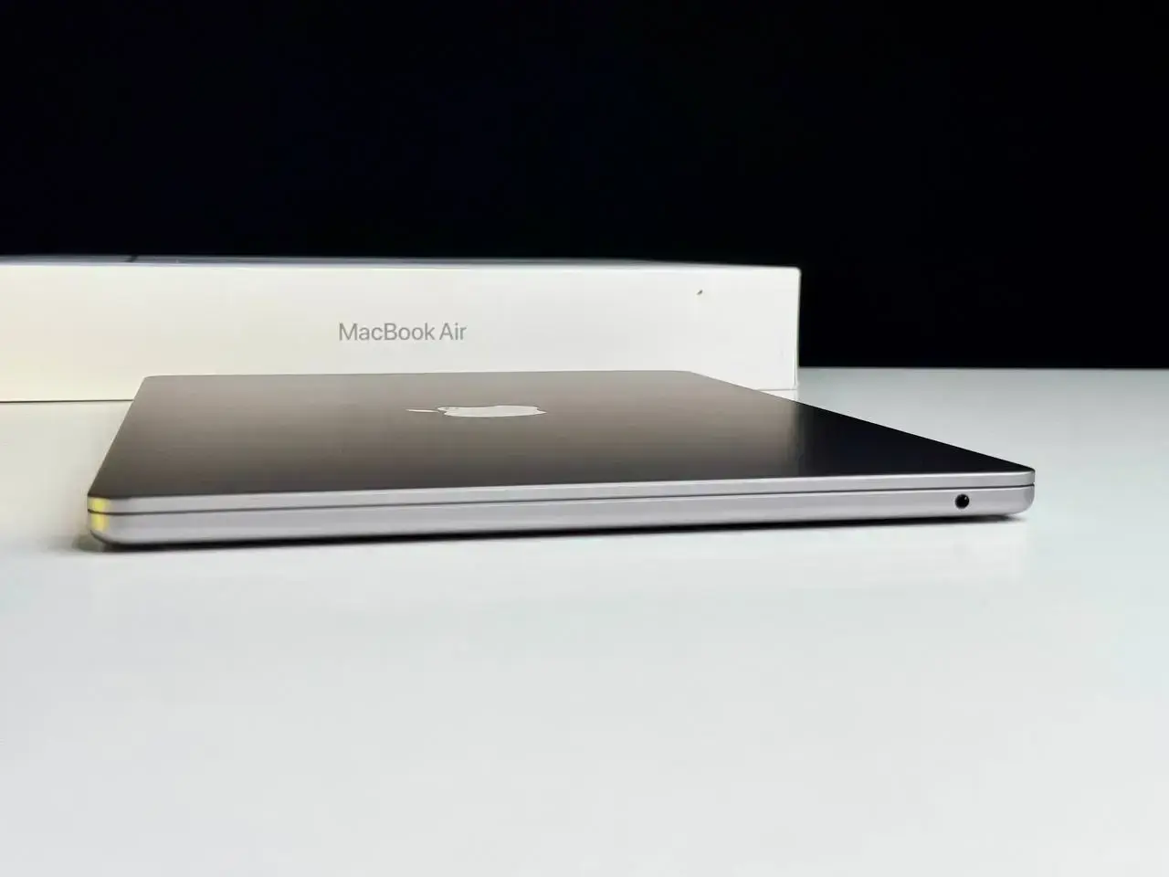 ВЖИВАНИЙ MacBook Air 15" M2/8GB/256GB Space Gray 2023 (MQKP3) - Стан: ідеальний | Акумулятор: 100% | Комплект: повний | Гарантія: 1 міс.