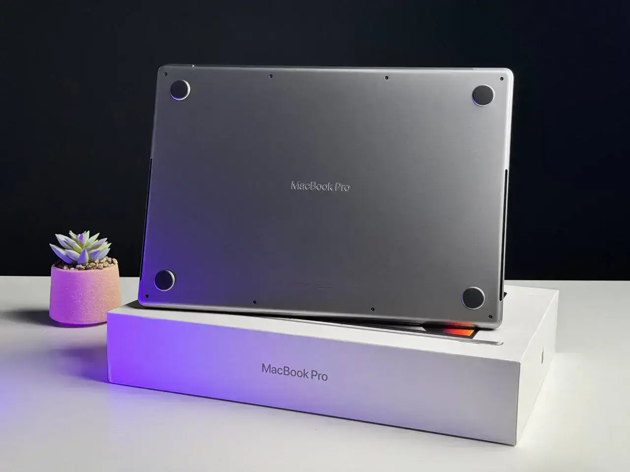 ВЖИВАНИЙ MacBook Pro 16" Space Gray (Z14V0016E) 2021 - Russian Keyboard - Стан: ідеальний | Акумулятор: 87% | Комплект: повний | Гарантія: 1 міс.
