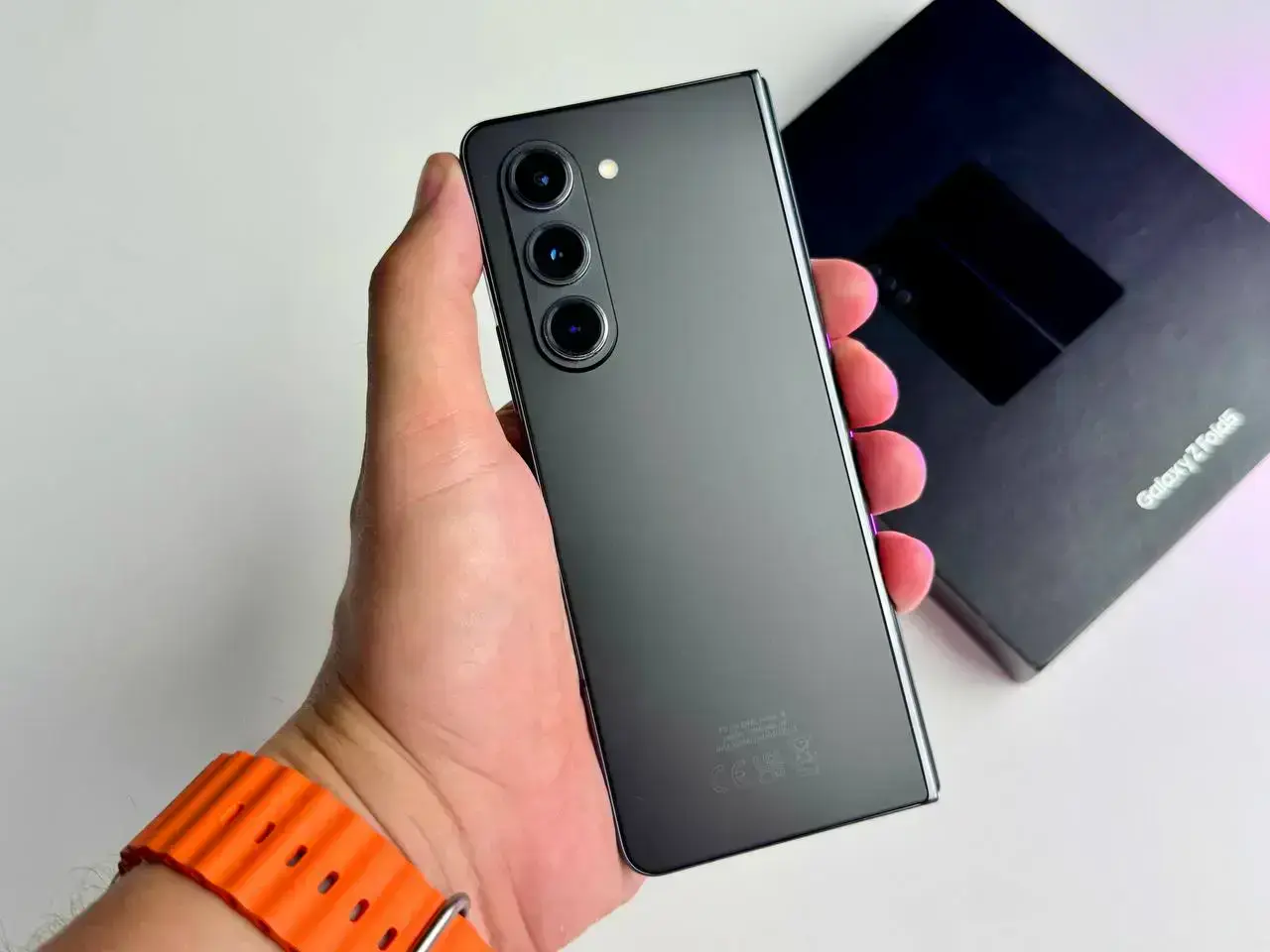 ВЖИВАНИЙ Смартфон Samsung Galaxy Fold 5 12GB/1TB - Phantom Black (SM-F946BZKN) - Стан: ідеальний | Акумулятор: 100% | Комплект: повний | Гарантія: 1 міс.