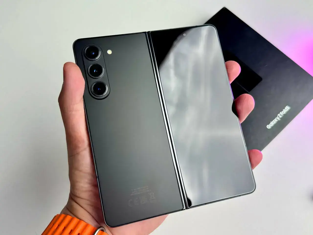 Б/У Смартфон Samsung Galaxy Fold 5 12GB/1TB - Phantom Black (SM-F946BZKN) - Состояние: идеальный | Аккумулятор: 100% | Комплект: полный
