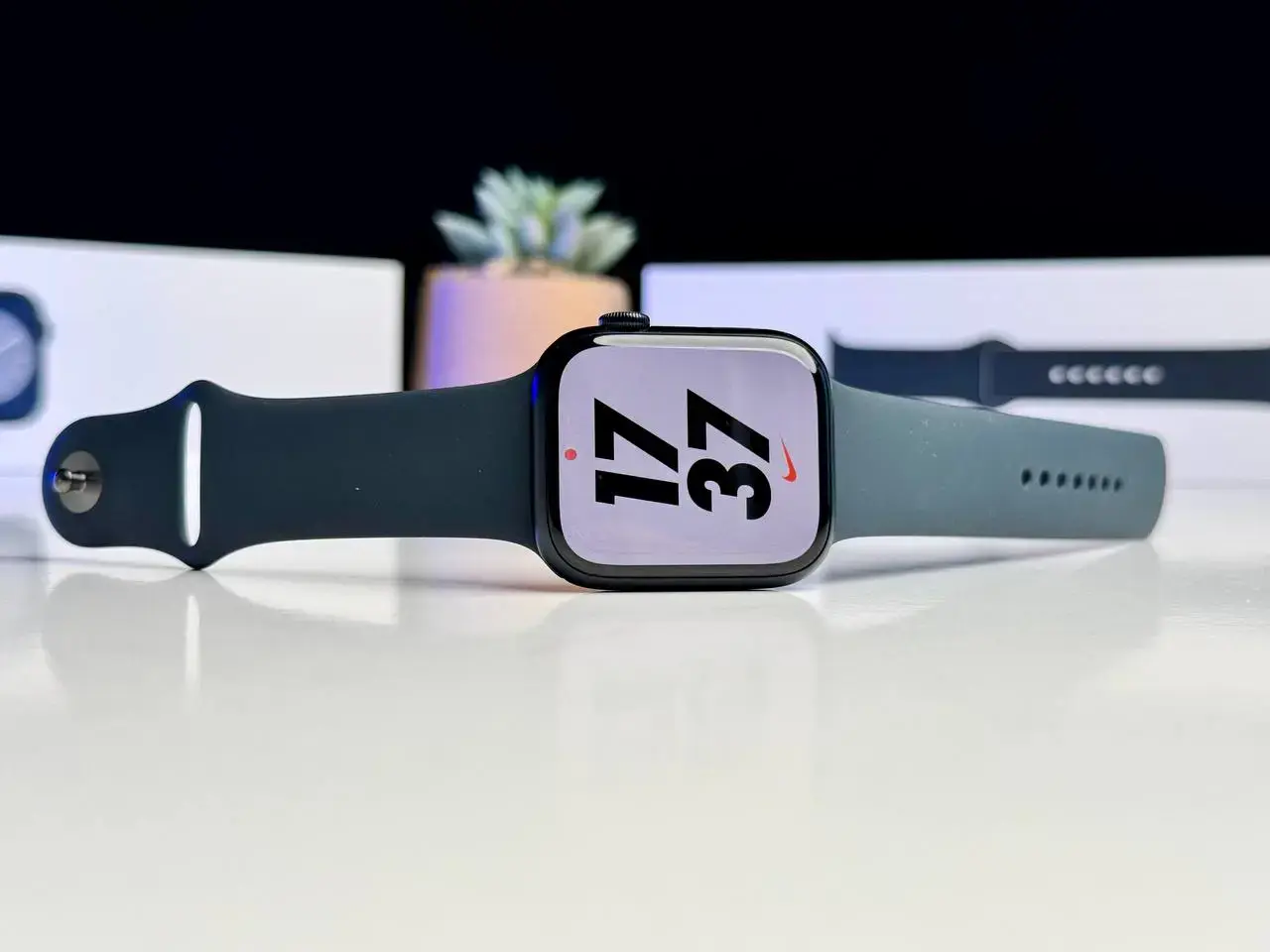 Уцінка, після гарантійного обміну - Apple Watch Series 8 GPS 45mm Midnight Aluminum Case with Midnight Sport Band - M/L (MNUL3)