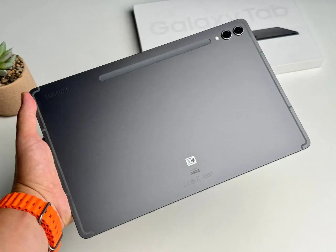 Уцінка, відкрита коробка Планшет Samsung Galaxy Tab S9+ 12/256GB Wi-Fi - Graphite (SM-X810NZAA)
