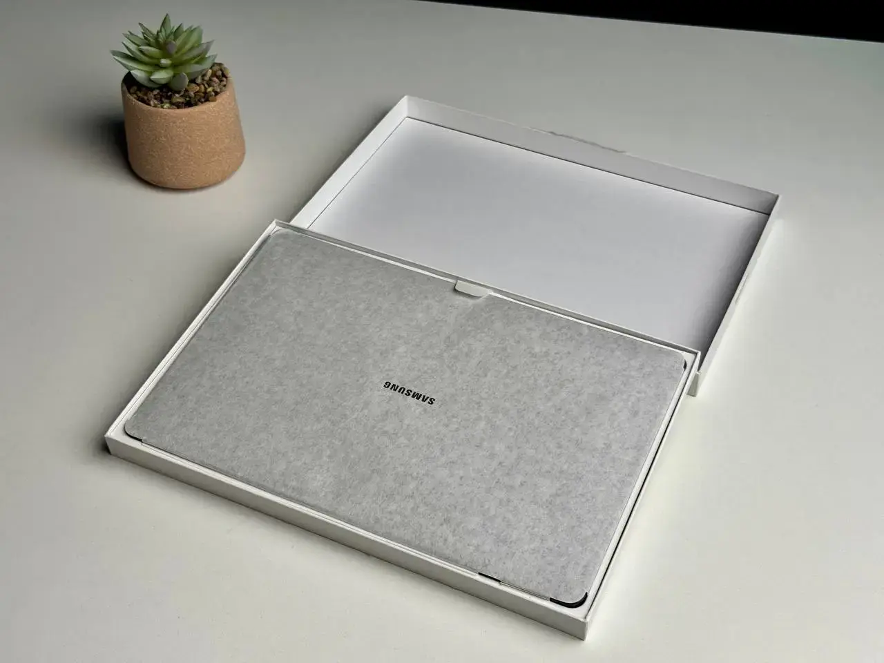 Уцінка, відкрита коробка Планшет Samsung Galaxy Tab S9+ 12/256GB Wi-Fi - Graphite (SM-X810NZAA)