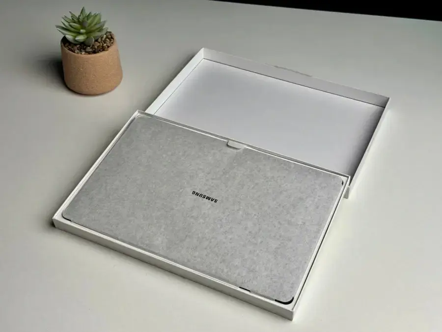 Уценка, открытая коробка Планшет Samsung Galaxy Tab S9+ 12/256GB Wi-Fi - Graphite (SM-X810NZAA)