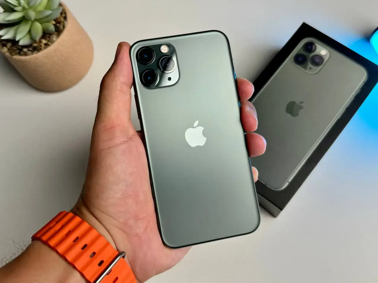 ВЖИВАНИЙ Apple iPhone 11 Pro 256GB Midnight Green (MWCQ2) - Стан: гарний | Акумулятор: 95% | Комплект: коробка | Гарантія: 1 міс.