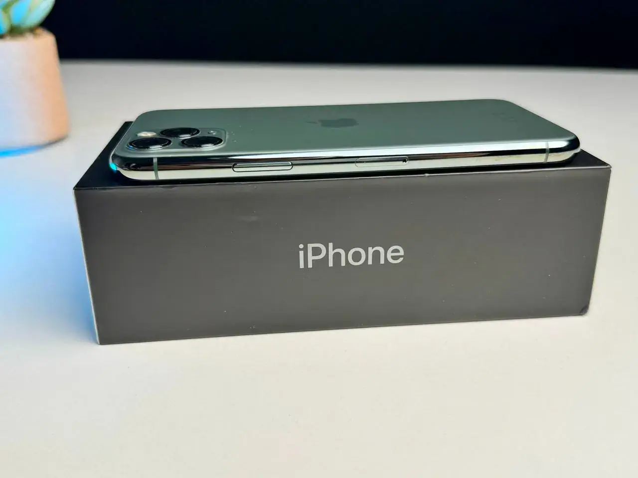 ВЖИВАНИЙ Apple iPhone 11 Pro 256GB Midnight Green (MWCQ2) - Стан: гарний | Акумулятор: 95% | Комплект: коробка | Гарантія: 1 міс.