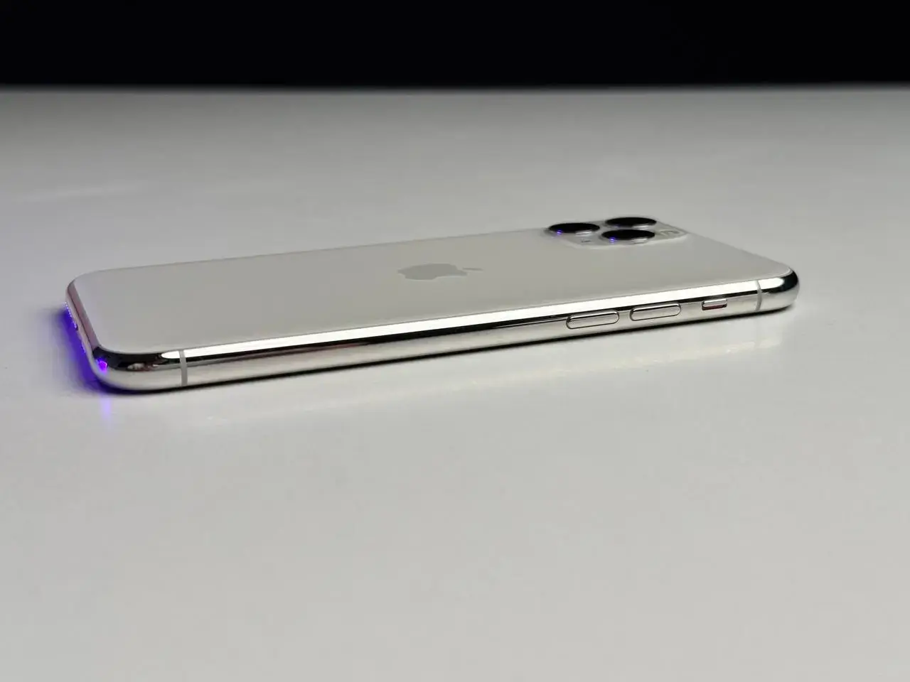 Б/У Apple iPhone 11 Pro 64GB Silver (MWC32) - Состояние: удовлетворительный | Аккумулятор: 100% | Комплект: кабель | Гарантія: 1 мес.
