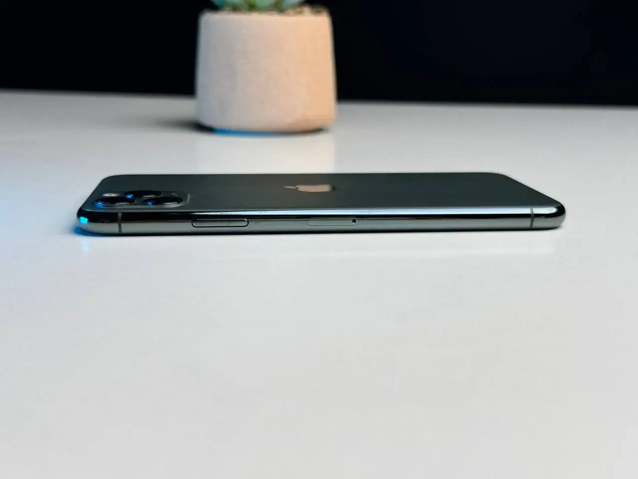 Вживаний Apple iPhone 11 Pro Max 256GB Midnight Green (MWH72) - Стан: гарний | Акумулятор: 100% | Комплект: без комплекту