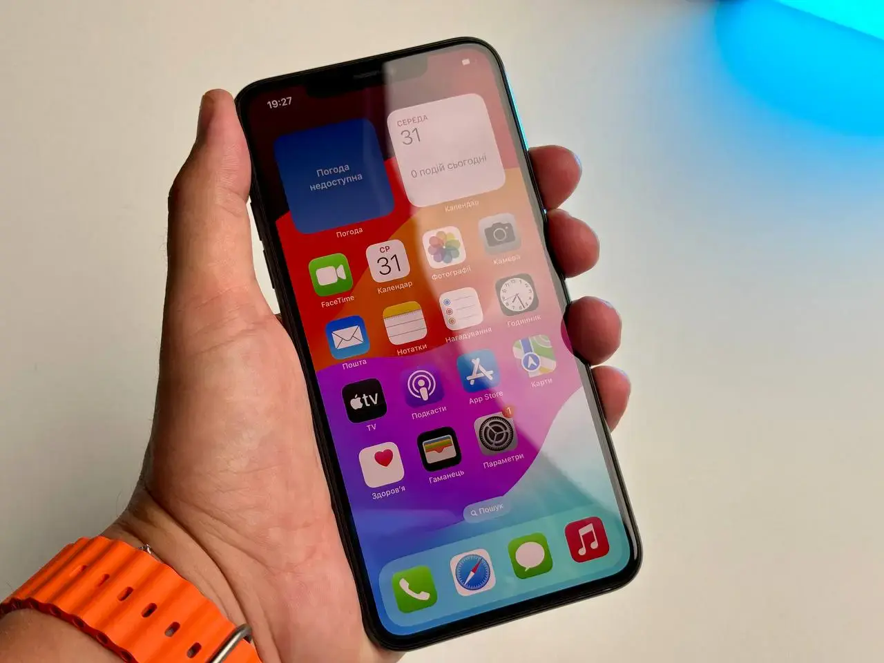 Вживаний Apple iPhone 11 Pro Max 256GB Midnight Green (MWH72) - Стан: гарний | Акумулятор: 100% | Комплект: без комплекту