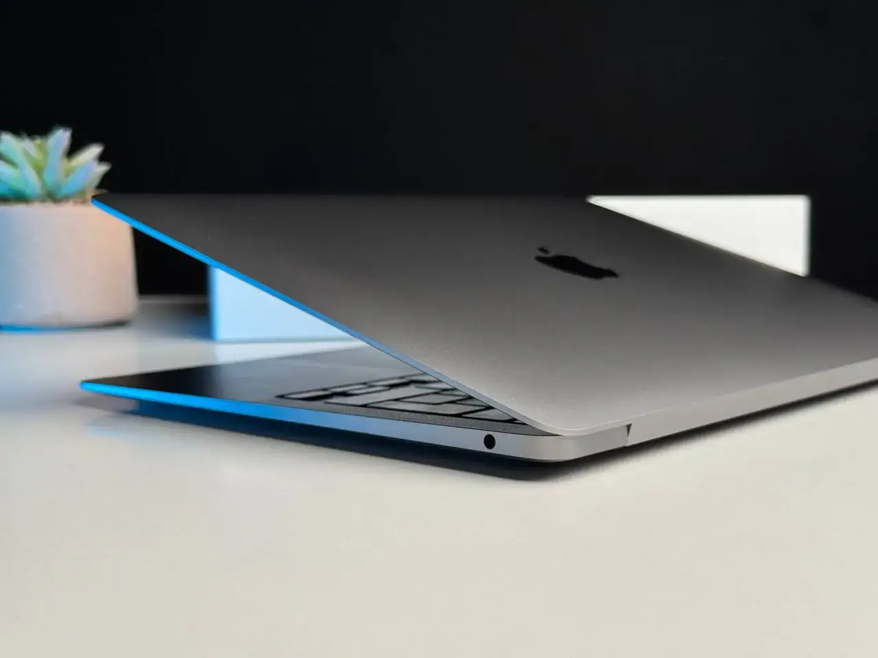 Вживаний MacBook Air 13" Space Gray 2020 (MGN63) - Стан: гарний | Акумулятор: 94% | Комплект: повний