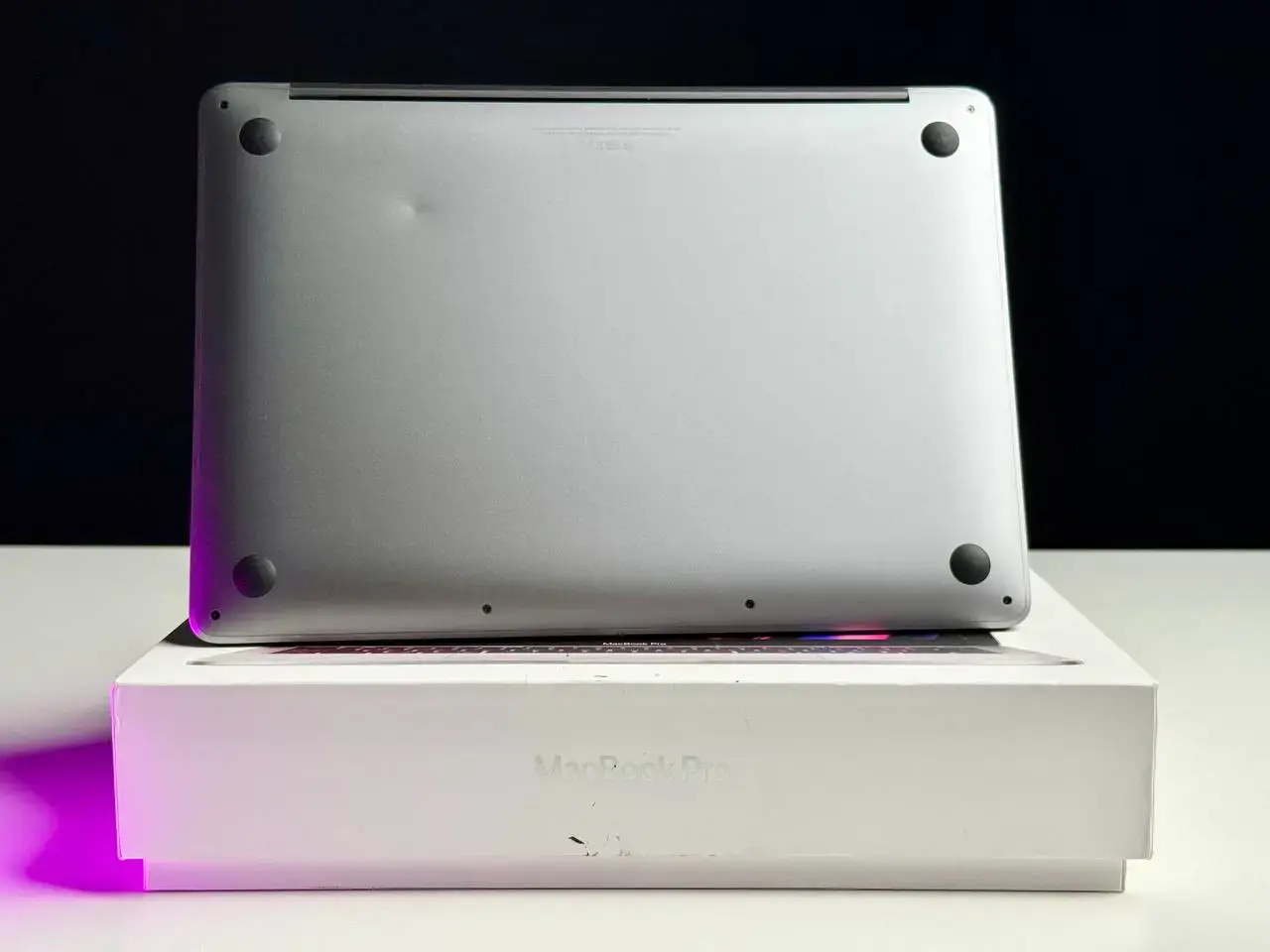 Вживаний MacBook Pro 13" Space Gray (MYD82) 2020 - Стан: задовільний | Акумулятор: 100% | Комплект: повний