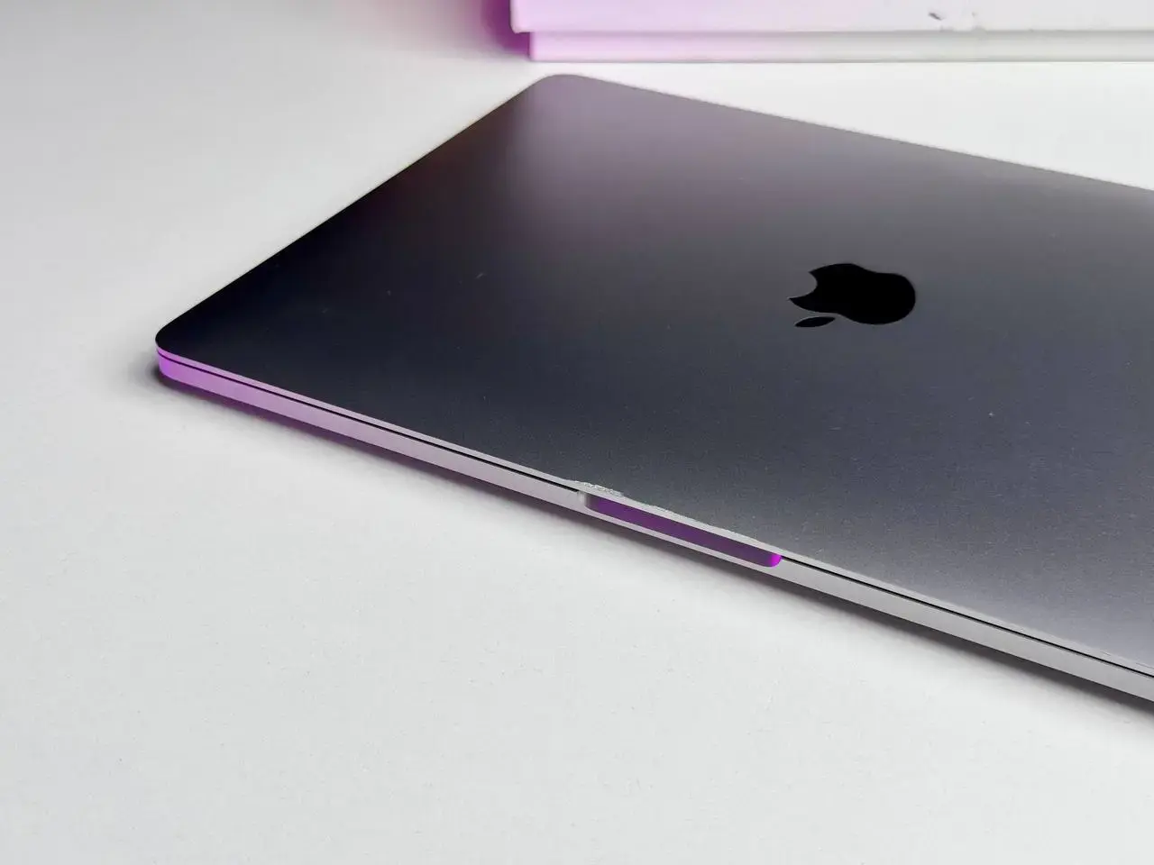Вживаний MacBook Pro 13" Space Gray (MYD82) 2020 - Стан: задовільний | Акумулятор: 100% | Комплект: повний