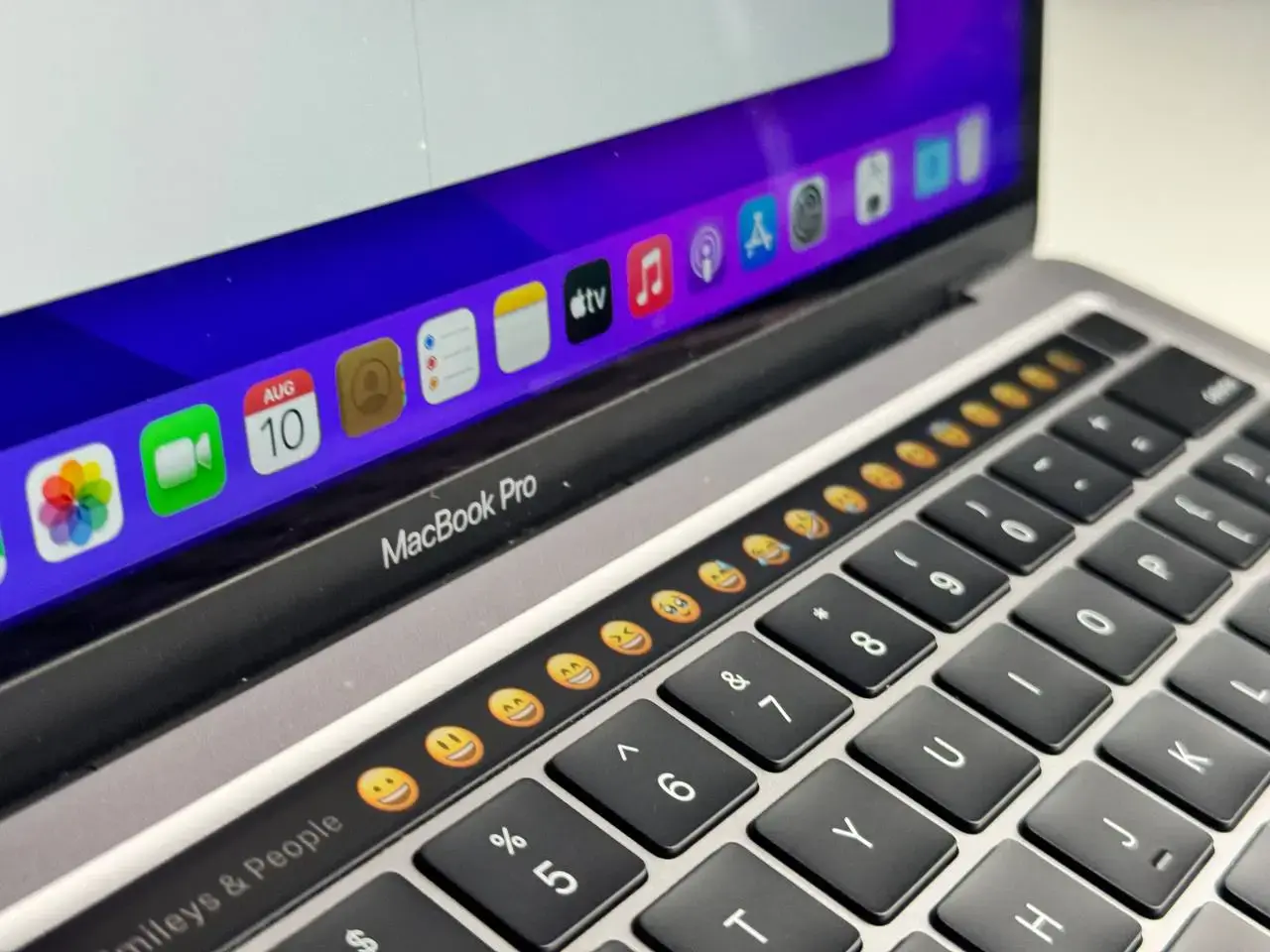 ВЖИВАНИЙ MacBook Pro 13" Space Gray (Z11B000E3) 2020 - Стан: гарний | Акумулятор: 83% | Комплект: повний | Гарантія: 1 міс.