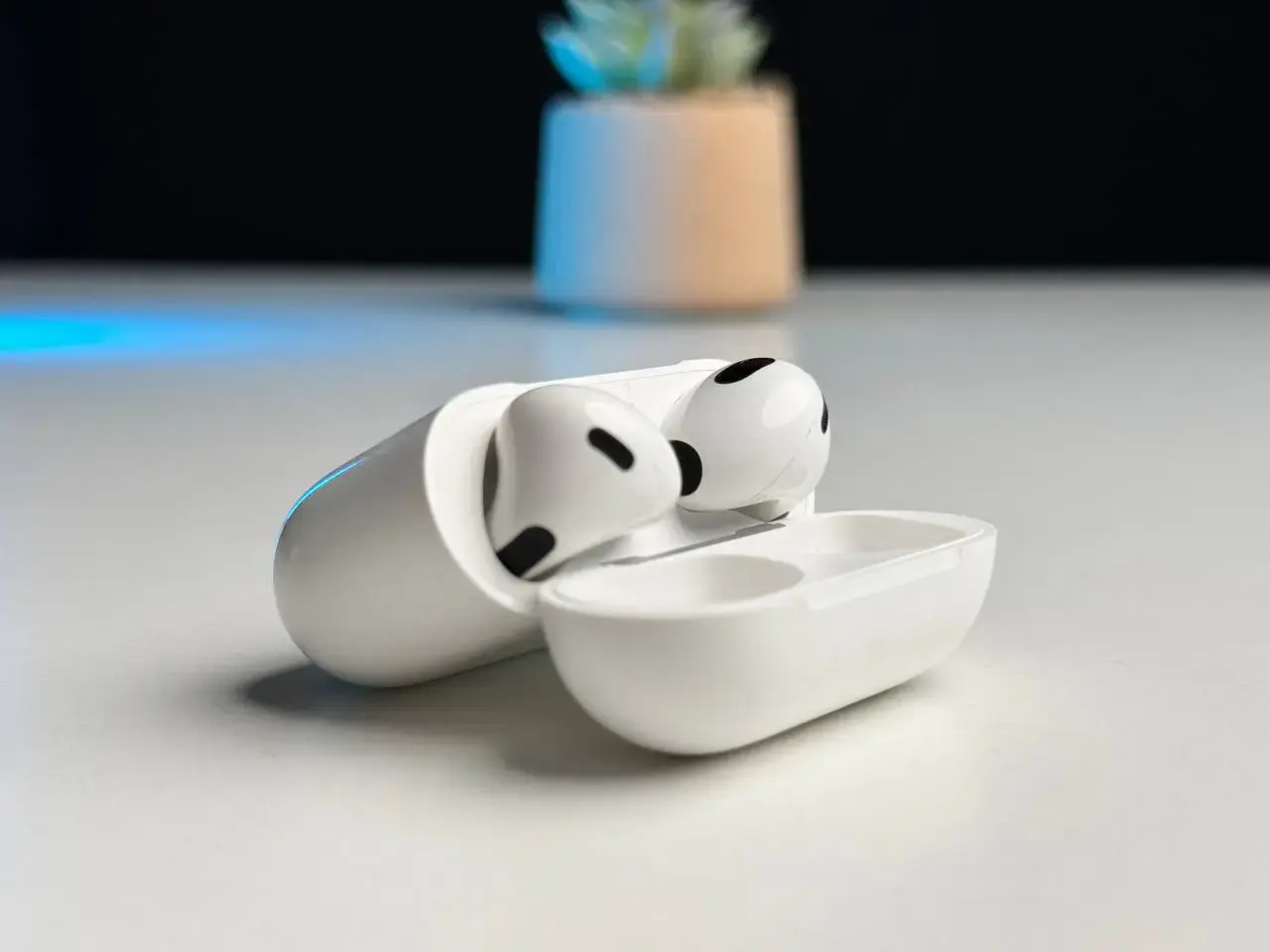 Б/У Наушники Apple AirPods 3 with Lightning Charging Case (MPNY3) - Состояние: хороший | Комплект: без комплекта | Гарантія: 1 мес.