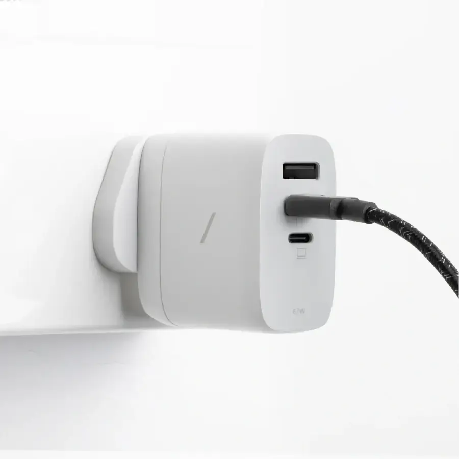 Зарядний пристрій Native Union Fast GaN Charger PD 67W 3 Ports - White (FAST-PD67-WHT-2CA)