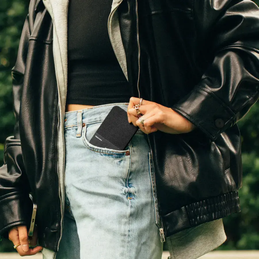 Магнітний павербанк Native Union (Re) Classic Magnetic Power Bank Qi2 5000mAh - Tan (PB-5KMS-TAN-Q2)