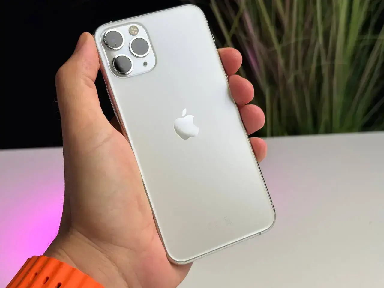 ВЖИВАНИЙ Apple iPhone 11 Pro 64GB Silver (MWC32) - Стан: гарний | Акумулятор: 100% | Комплект: без комплекту | Гарантія: 1 міс.