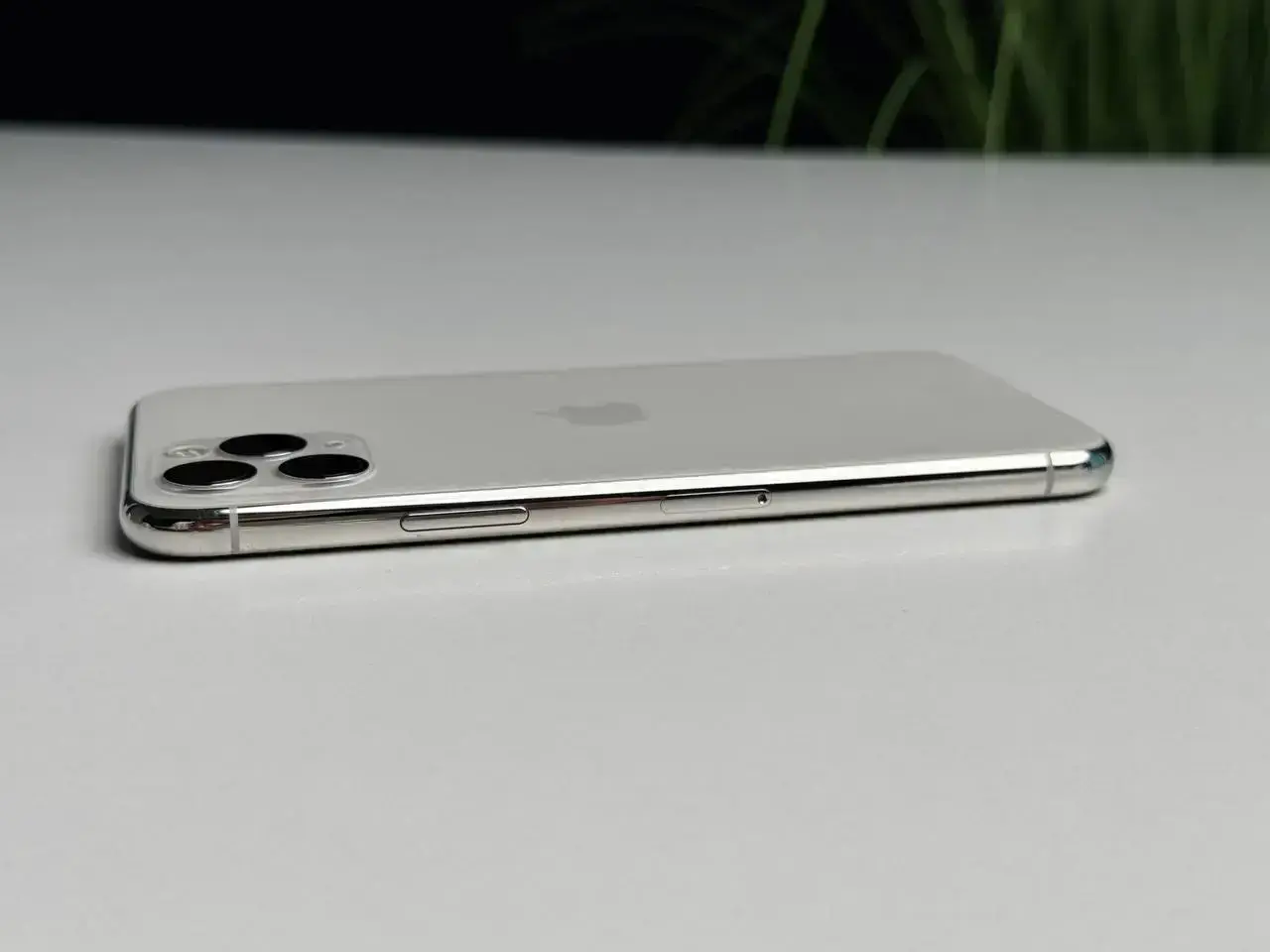 ВЖИВАНИЙ Apple iPhone 11 Pro 64GB Silver (MWC32) - Стан: гарний | Акумулятор: 100% | Комплект: без комплекту | Гарантія: 1 міс.