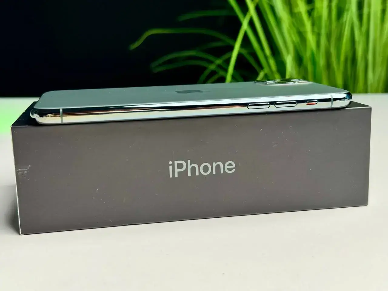 Б/У Apple iPhone 11 Pro Max 256GB Midnight Green (MWH72) - Состояние: идеальный | Аккумулятор: 100% | Комплект: полный | Гарантія: 1 мес.