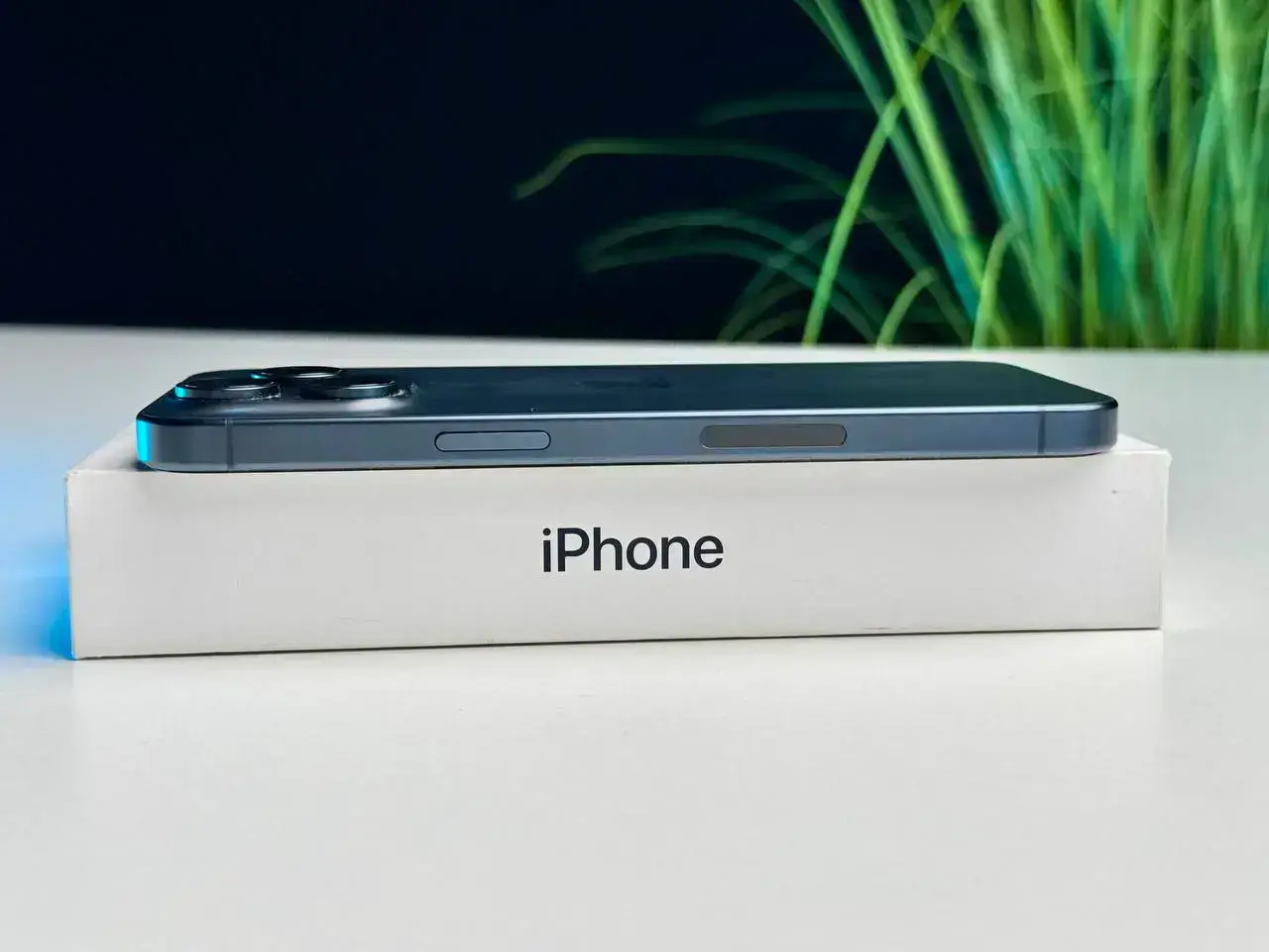 ВЖИВАНИЙ Apple iPhone 15 Pro Max 256GB Blue Titanium eSim (MU693) - Стан: ідеальний | Акумулятор: 100% | Комплект: коробка | Гарантія: 1 міс.