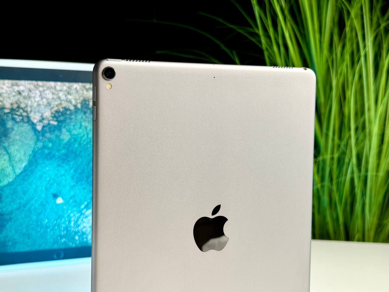 ВЖИВАНИЙ iPad Pro 10.5 Wi-Fi 64GB Space Grey (MQDT2) - Стан: гарний | Комплект: повний | Гарантія: 1 міс.