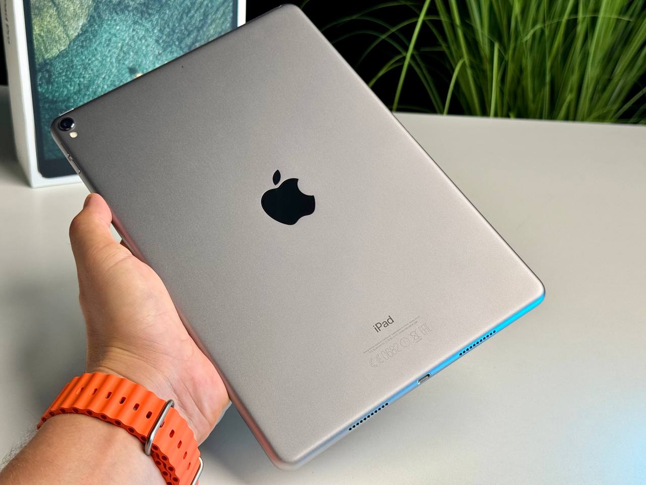 ВЖИВАНИЙ iPad Pro 10.5 Wi-Fi 64GB Space Grey (MQDT2) - Стан: гарний | Комплект: повний | Гарантія: 1 міс.