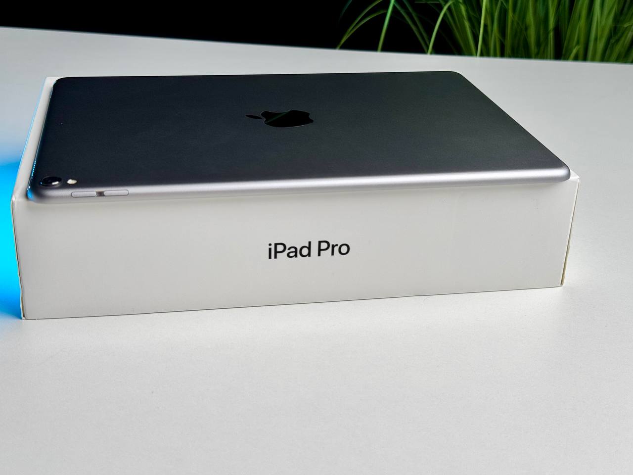 ВЖИВАНИЙ iPad Pro 10.5 Wi-Fi 64GB Space Grey (MQDT2) - Стан: гарний | Комплект: повний | Гарантія: 1 міс.