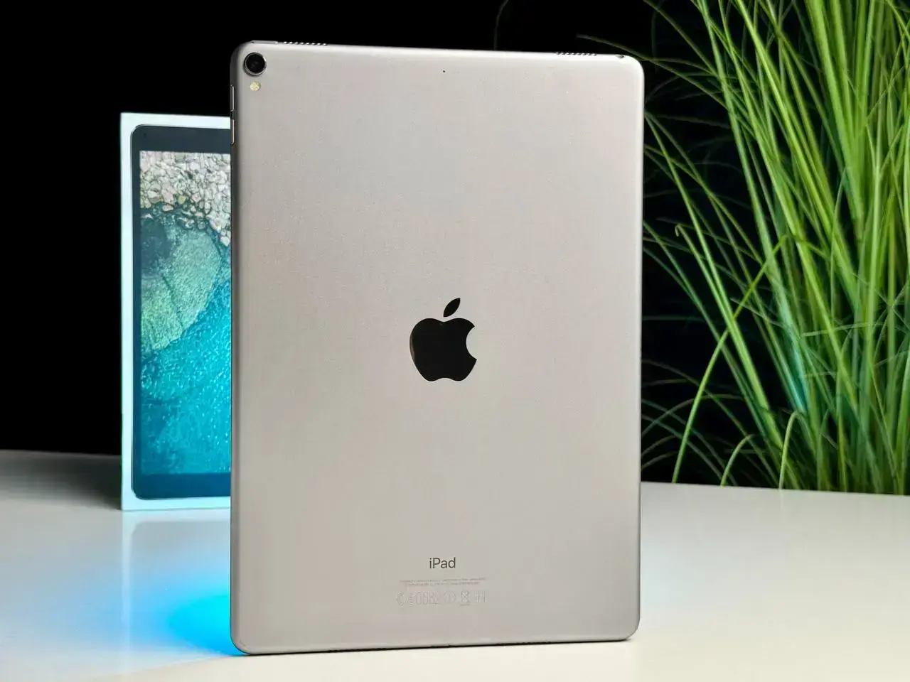 ВЖИВАНИЙ iPad Pro 10.5 Wi-Fi 64GB Space Grey (MQDT2) - Стан: гарний | Комплект: повний | Гарантія: 1 міс.