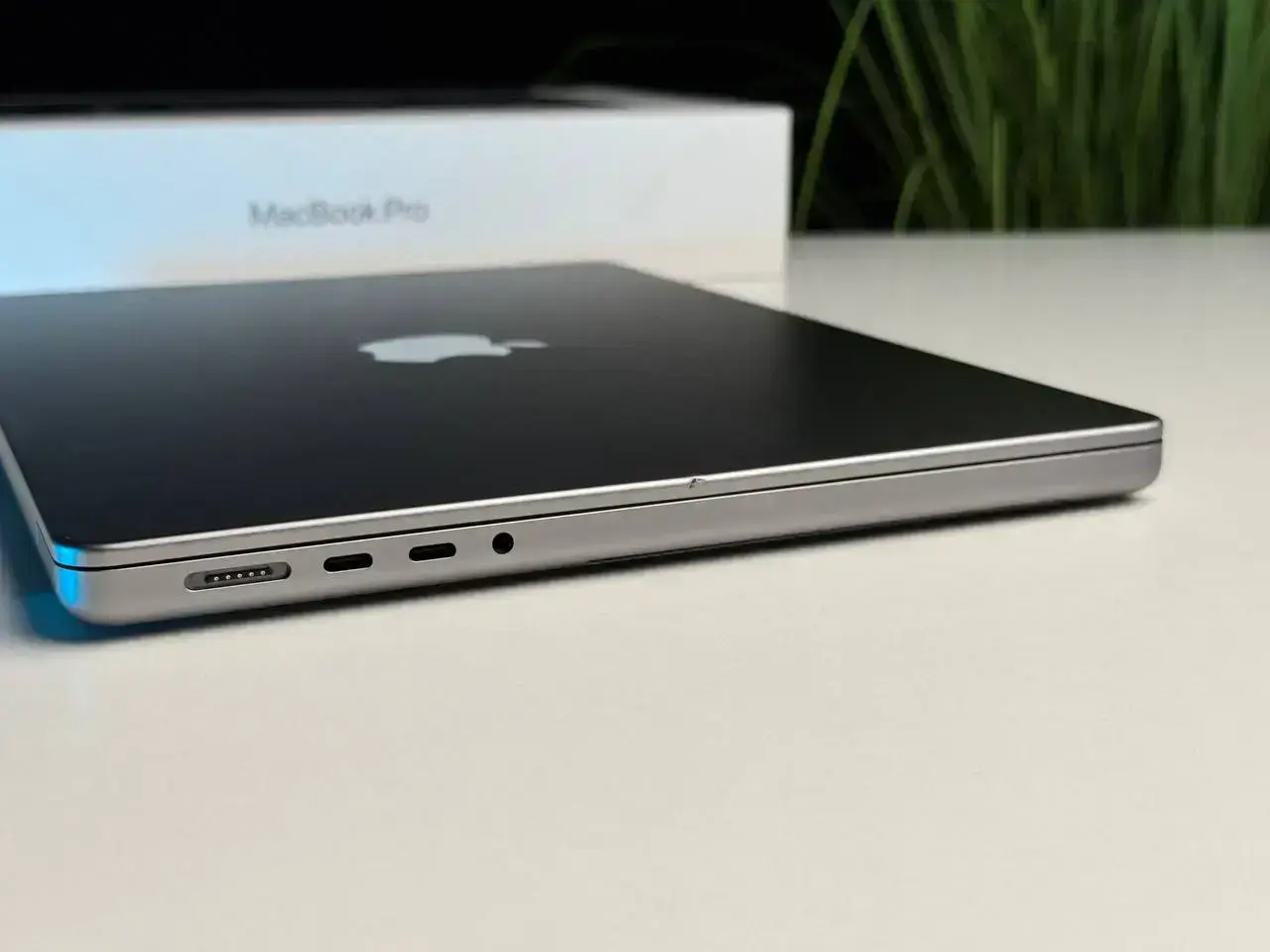 Б/У MacBook Pro 14" M3/16GB/512GB Space Gray 2023 (Z1C80001D) - Состояние: хороший | Аккумулятор: 100% | Комплект: полный | Гарантія: 1 мес.