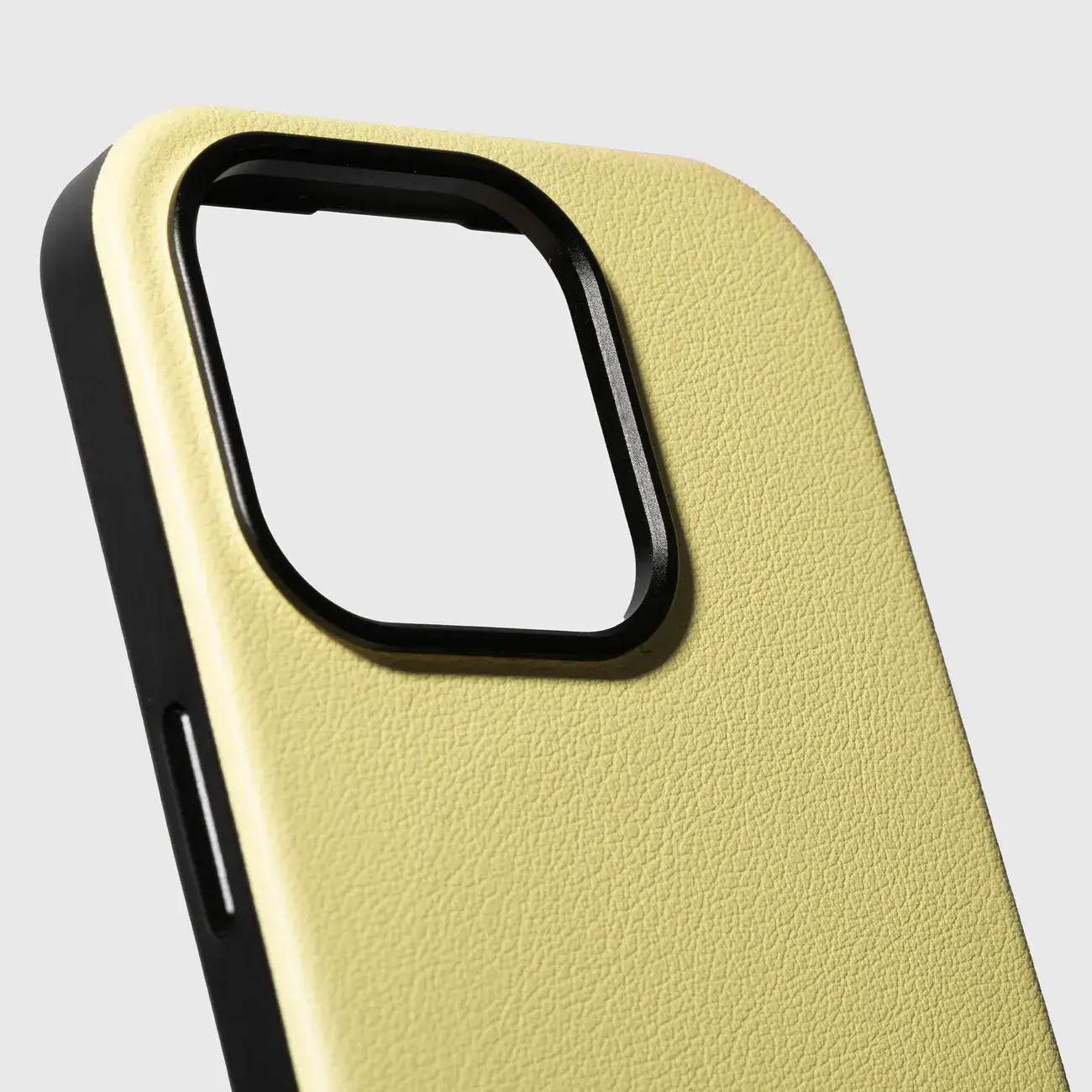 Чехол Native Union Active Case для iPhone 16 - Lemon (ACTCSE-LMO-NP24)
