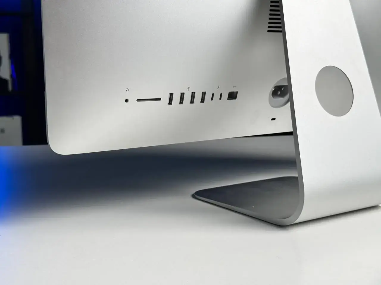 Б/У iMac 21.5" i5 3.0/8GB/1TB/Radeon Pro 560X with Retina 4K display 2019 (MRT42) | Состояние: хорошее | Комплектация: iMac, мышка, клавиатура