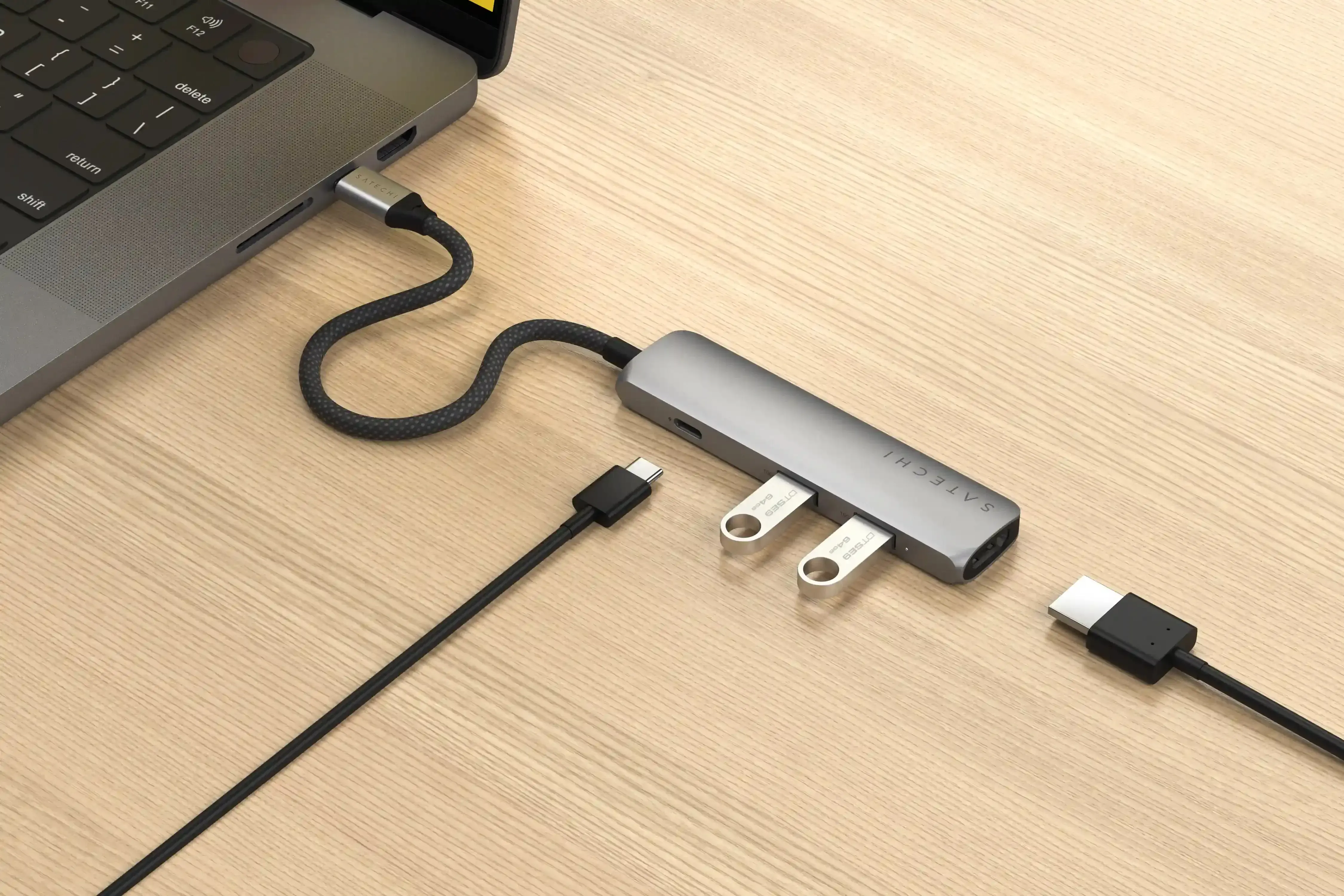 Багатопортовий адаптер Satechi 4-in-1 USB-C Slim Multiport Adapter 4K - Space Grey (ST-P4SM)