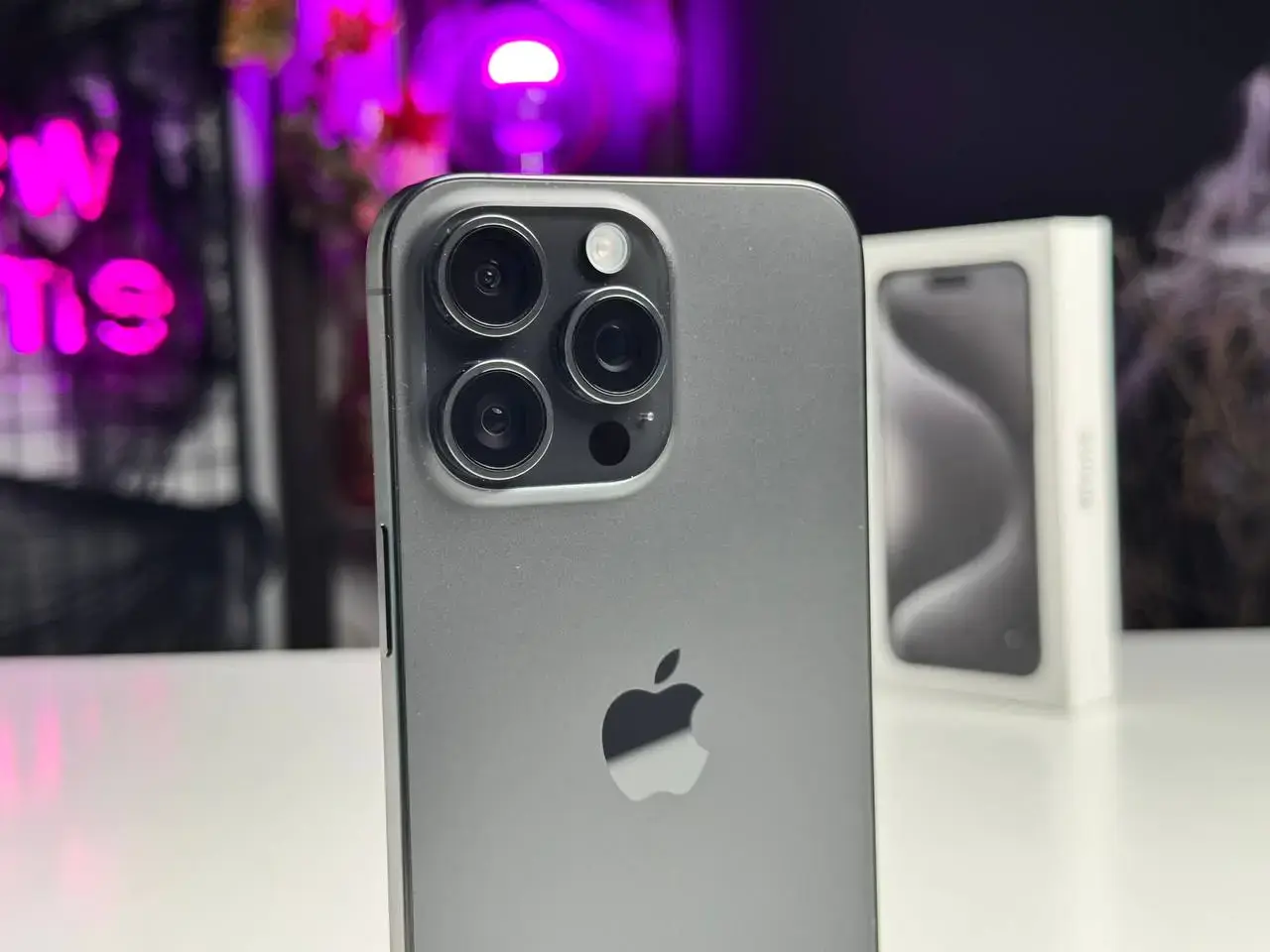 ВЖИВАНИЙ Apple iPhone 15 Pro Max 256GB Black Titanium (MU773) - Стан: ідеальний | Акумулятор: 88% | Комплектація: повний | Гарантія: 1 міс.